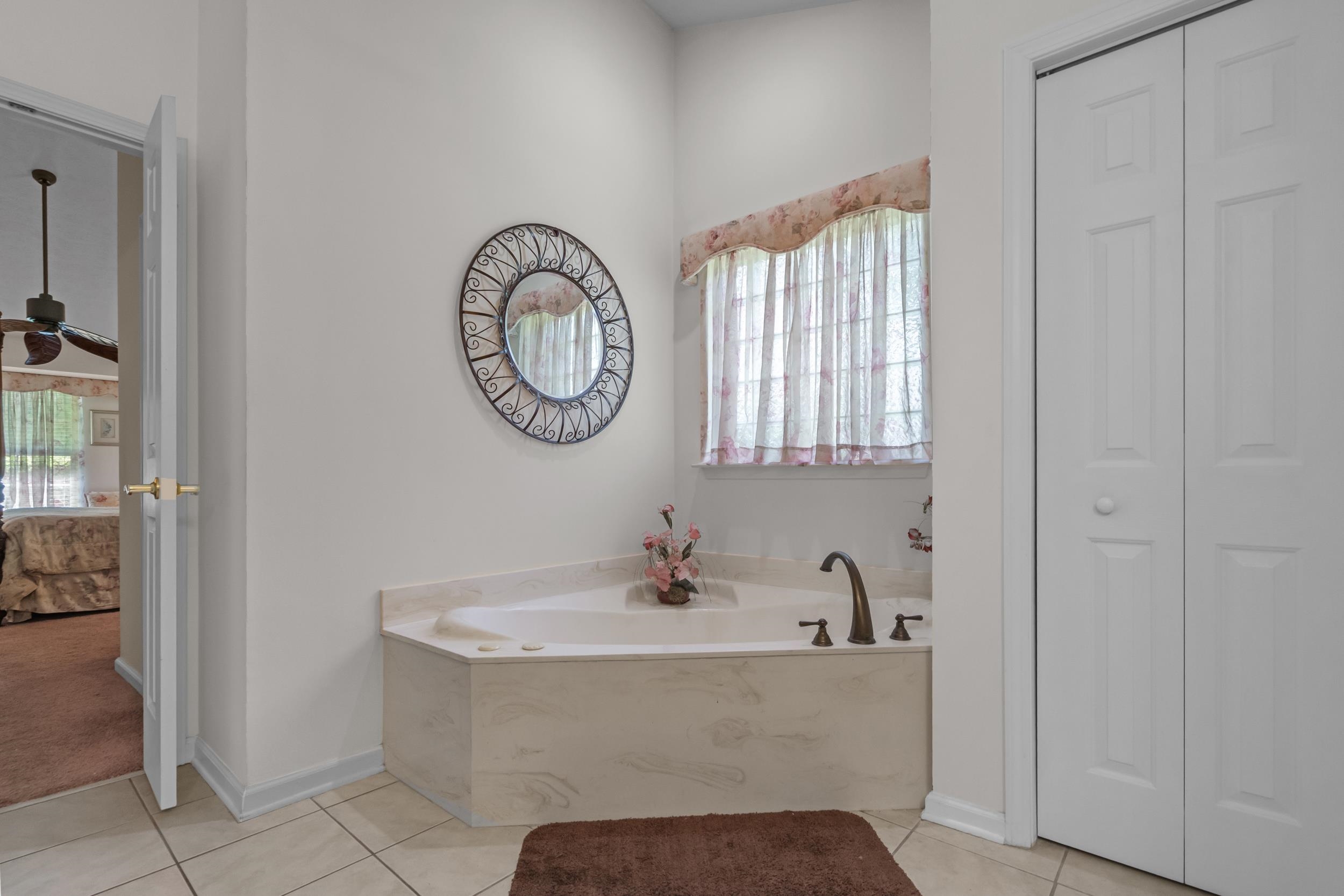 2818 Sanctuary Blvd. Property Photo 23