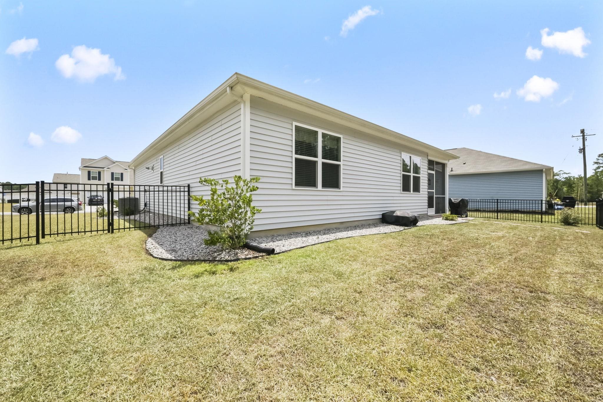 278 Columbus St. Property Photo 37