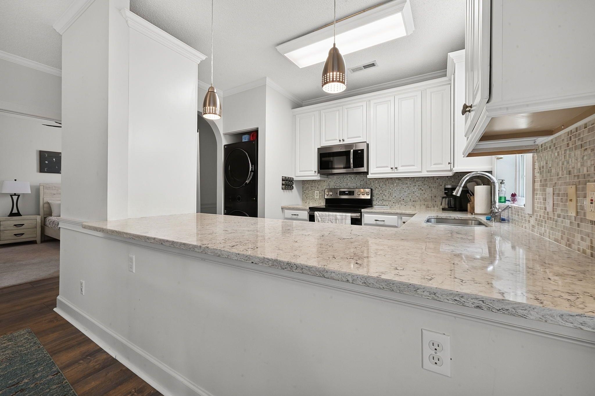 690 Riverwalk Dr. Property Photo 14