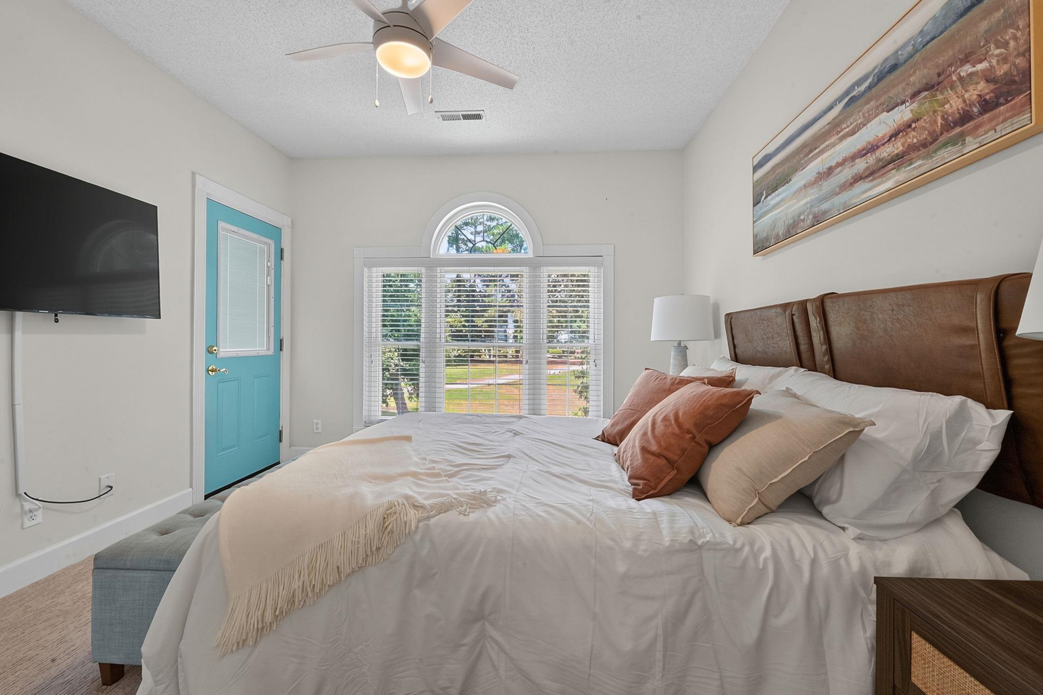 690 Riverwalk Dr. Property Photo 20