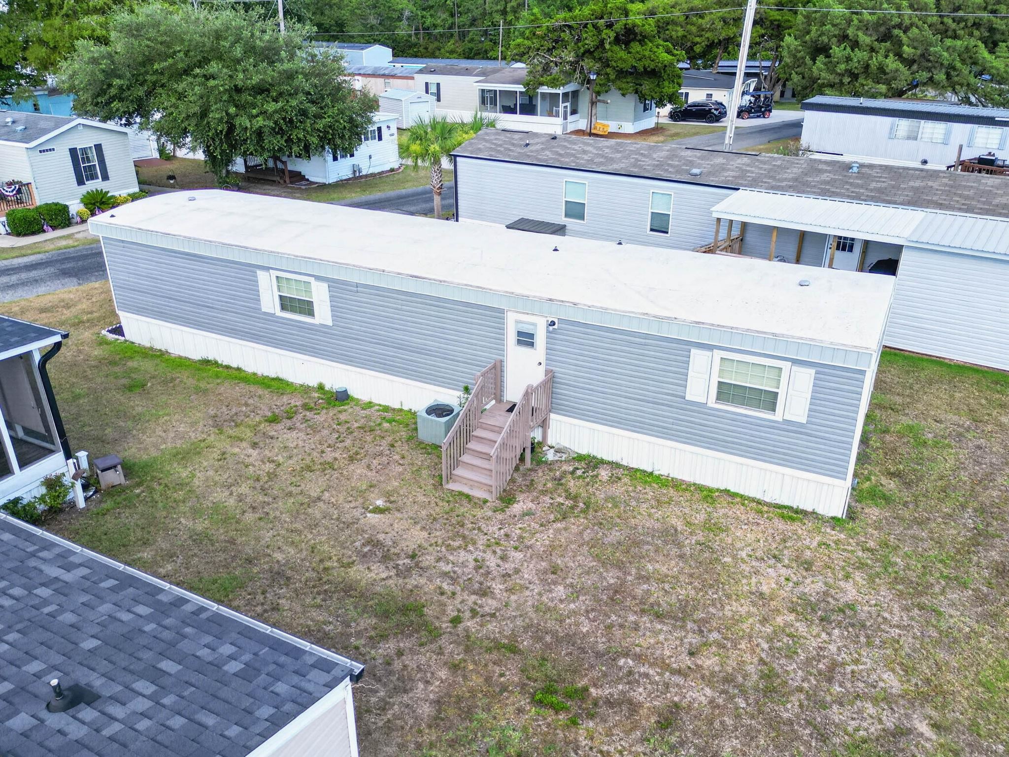 1511 Tanglewood Ave Property Photo 2