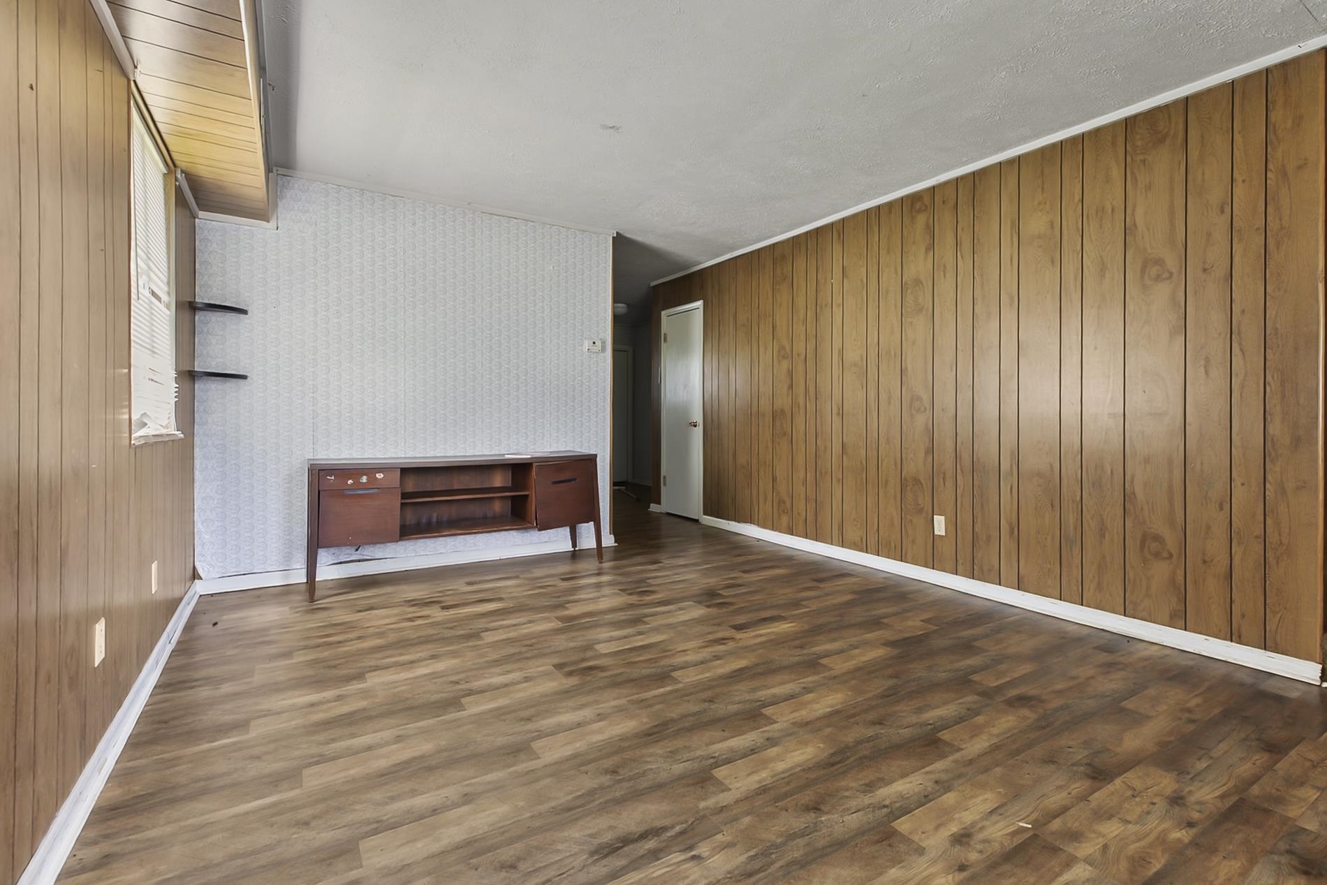 309 Oak St. Property Photo 9