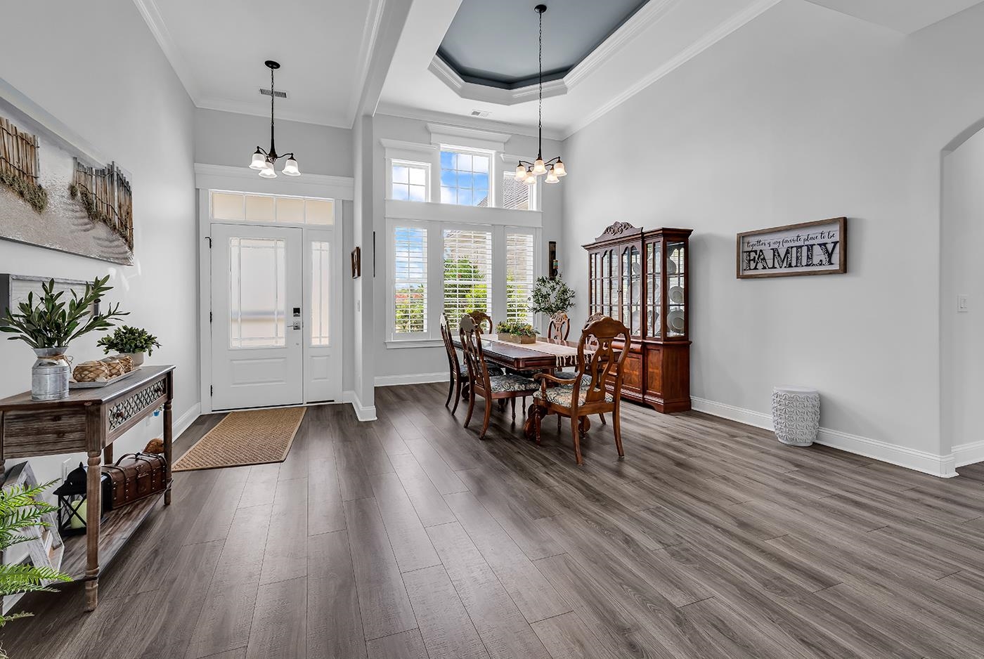 412 College Green Way Property Photo 3