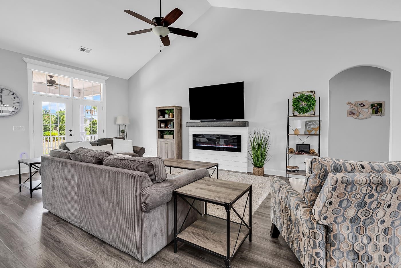 412 College Green Way Property Photo 4