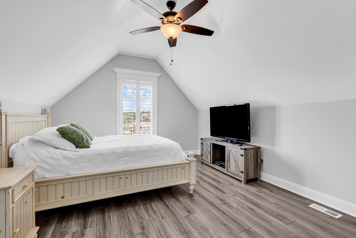 412 College Green Way Property Photo 12