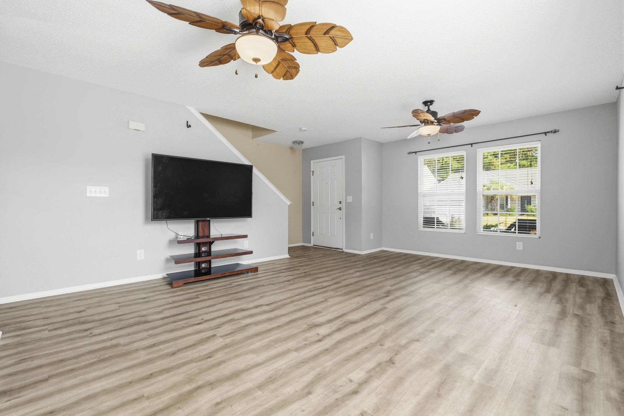 127 Weeping Willow Dr. Property Photo 5