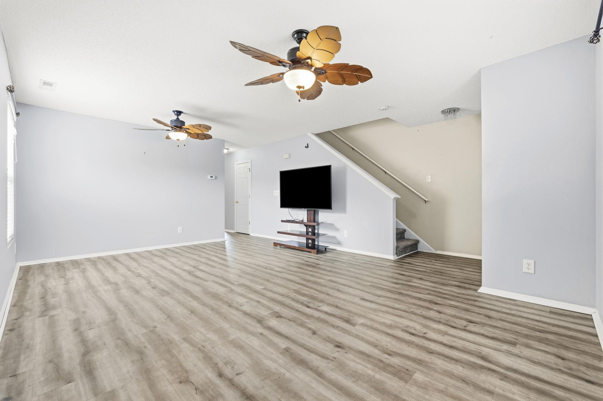 127 Weeping Willow Dr. Property Photo 6