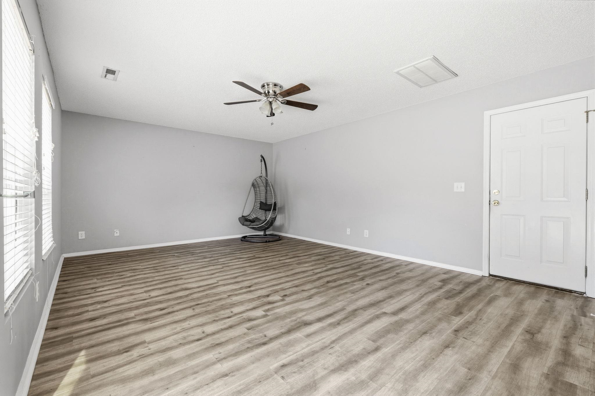 127 Weeping Willow Dr. Property Photo 13