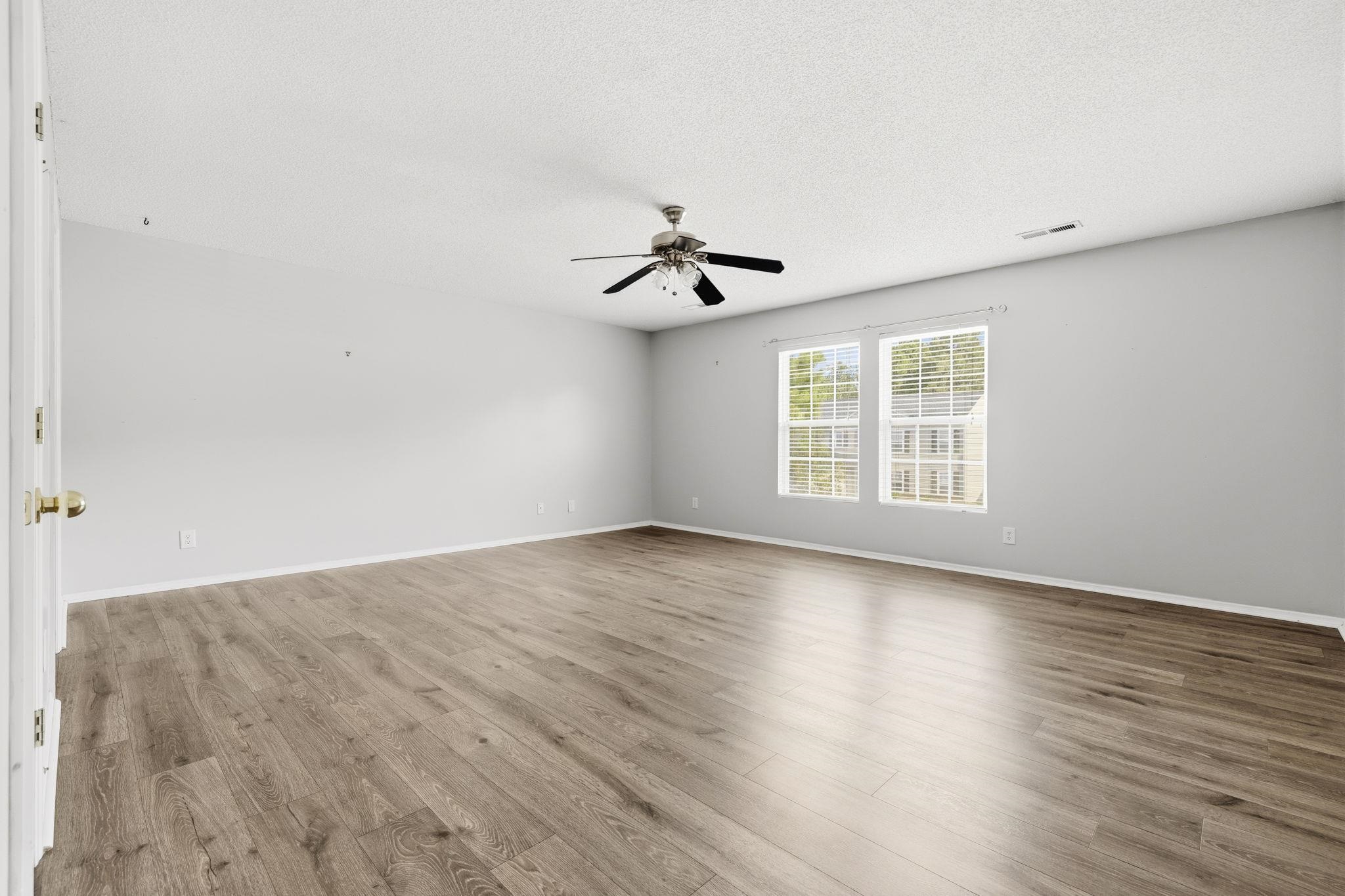 127 Weeping Willow Dr. Property Photo 16