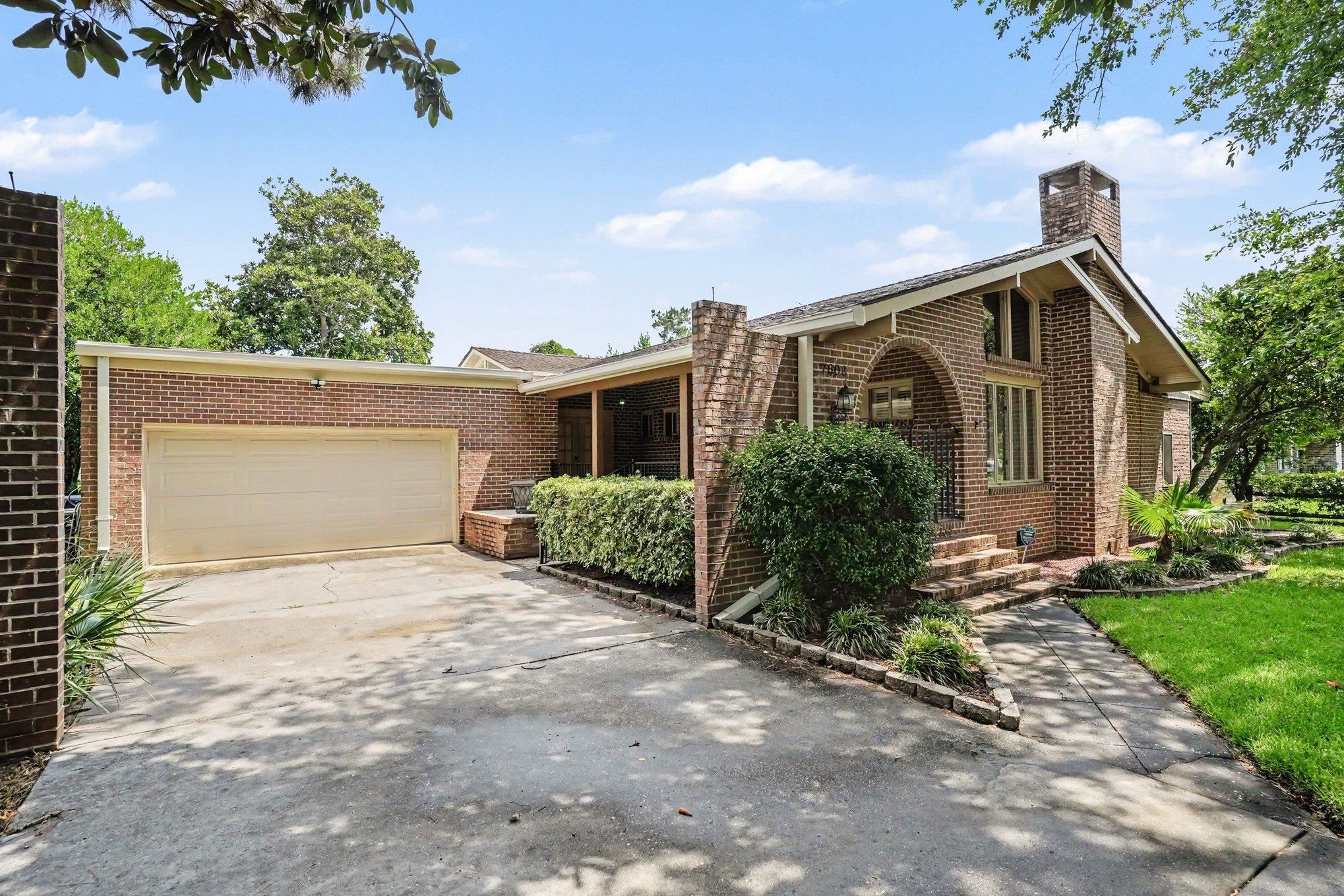 7608 Kingswood Dr. Property Photo 1