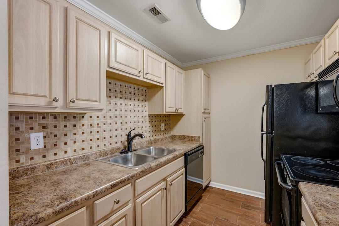 3774 Hitchcock Way Property Photo 8