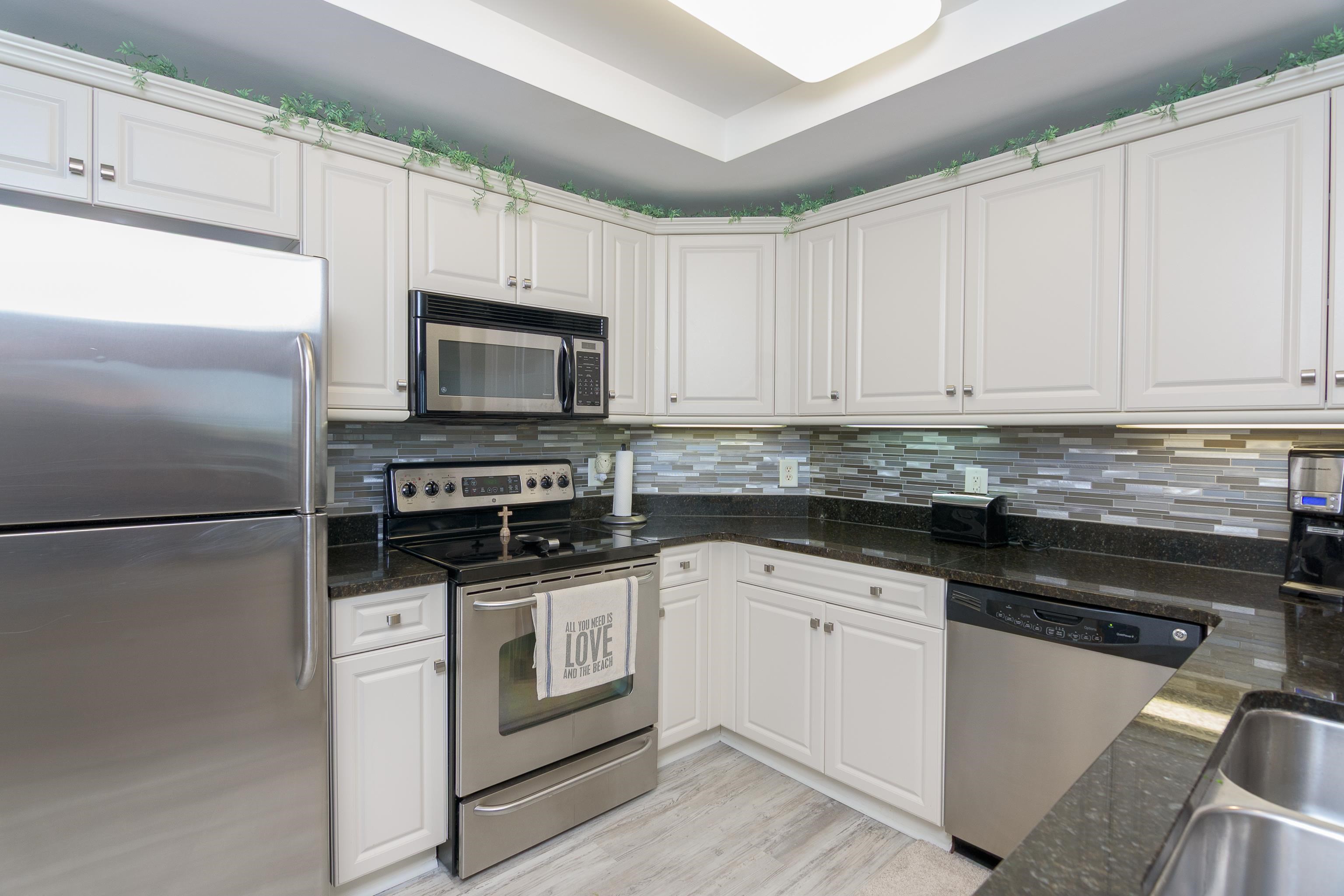 9994 Beach Club Dr. Property Photo 17