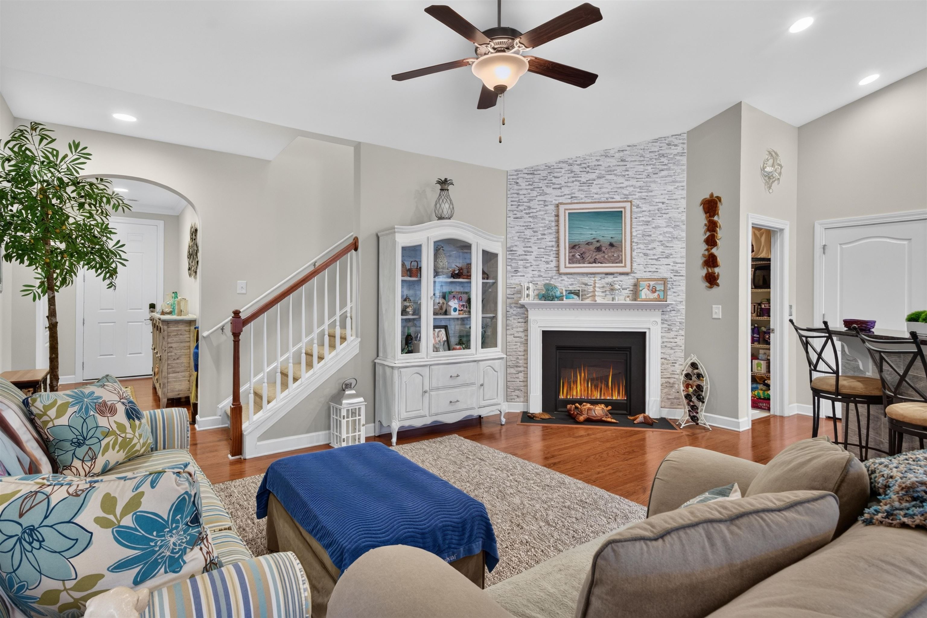 1472 Culbertson Ave. Property Photo 13
