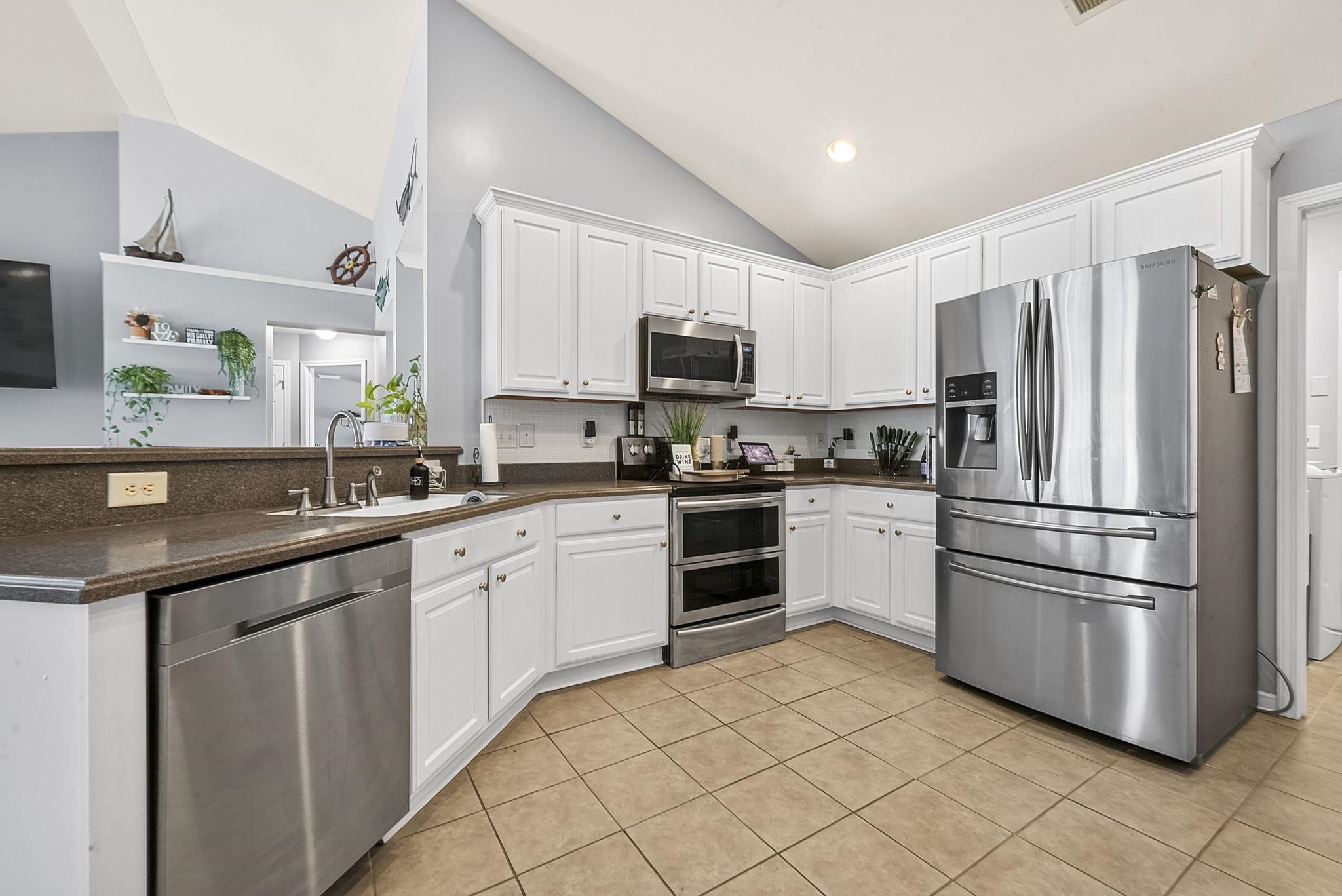 3136 Robins Nest Way Property Photo 13