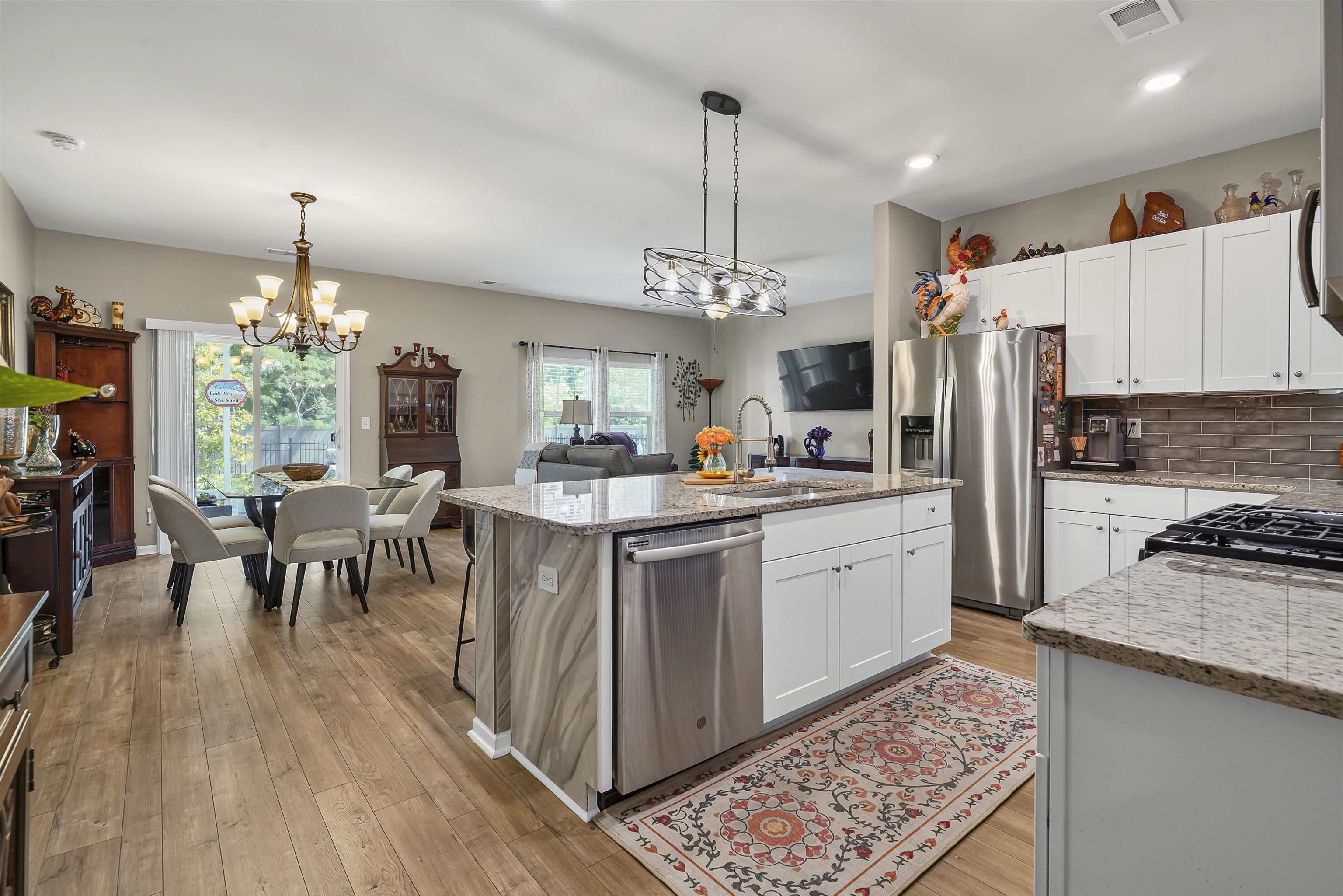 169 Cypress Tree Loop Property Photo 3