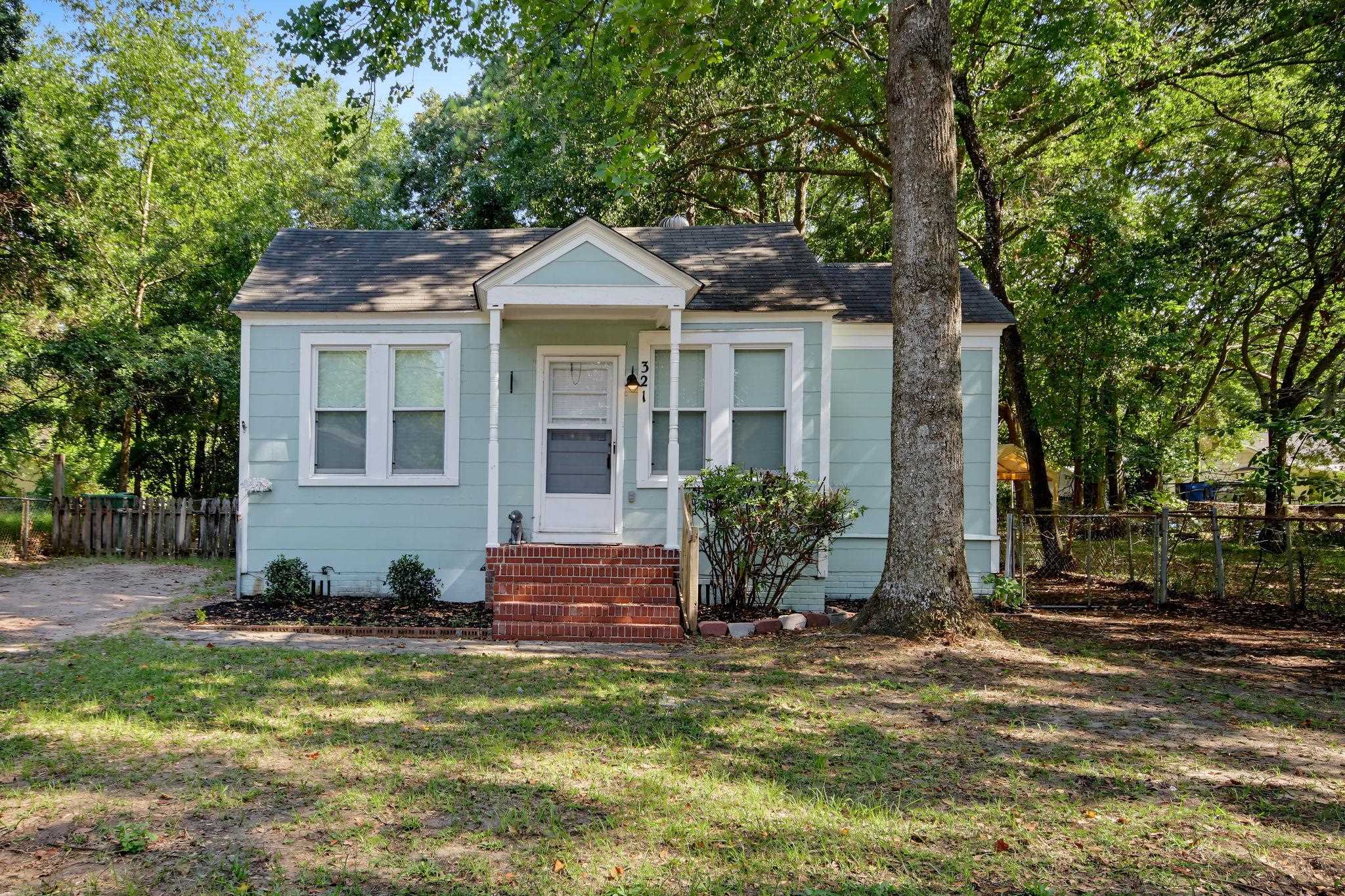 321 Park St. Property Photo 1