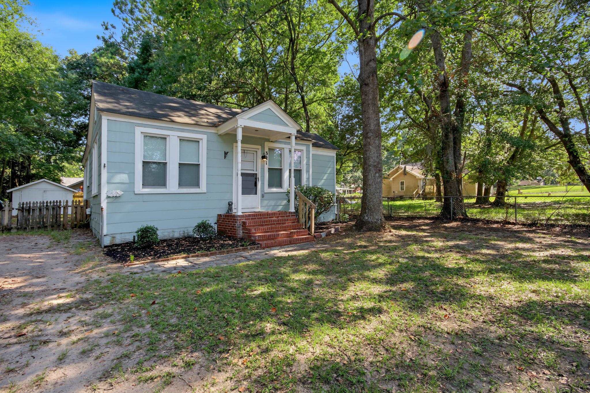321 Park St. Property Photo 3