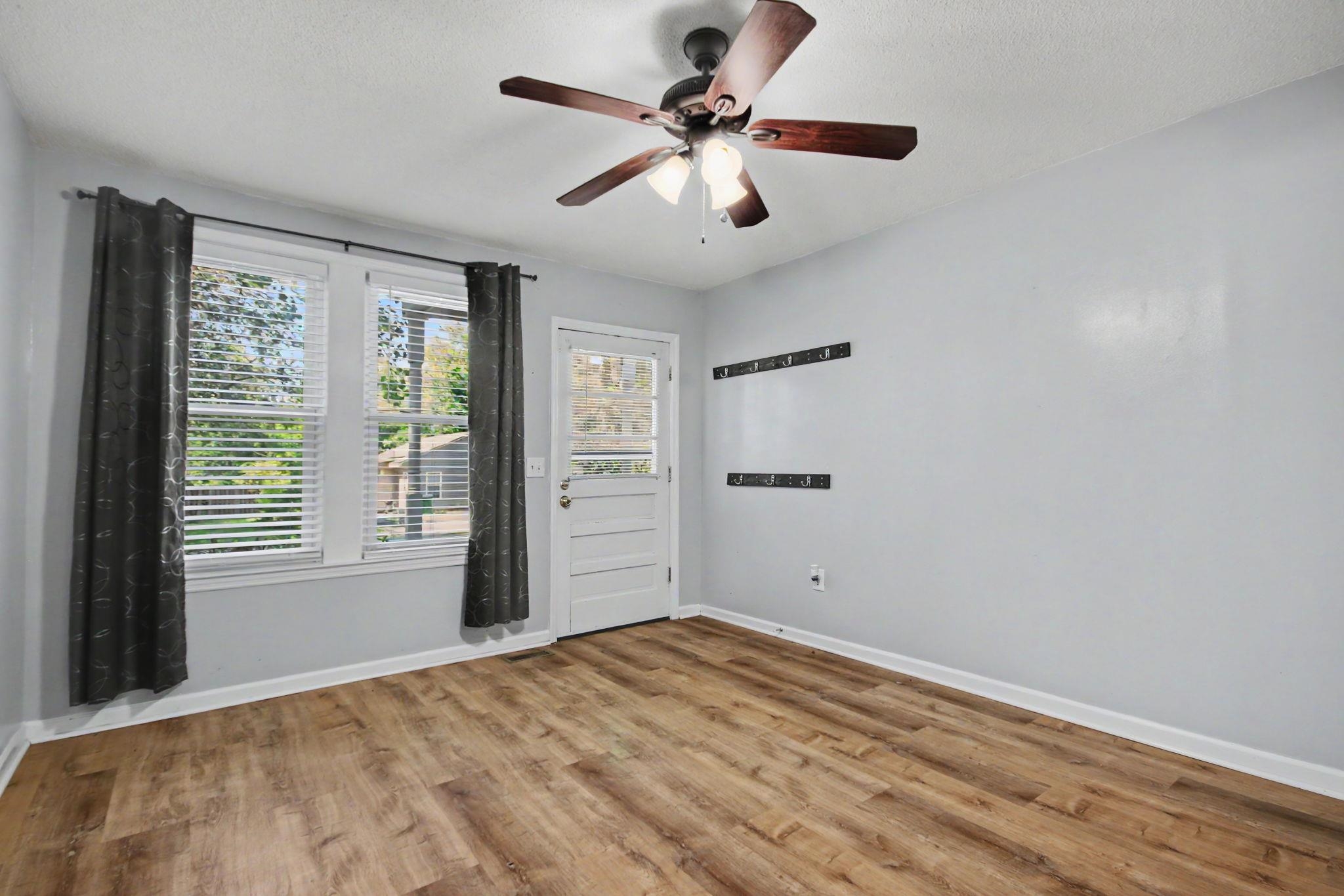 321 Park St. Property Photo 5