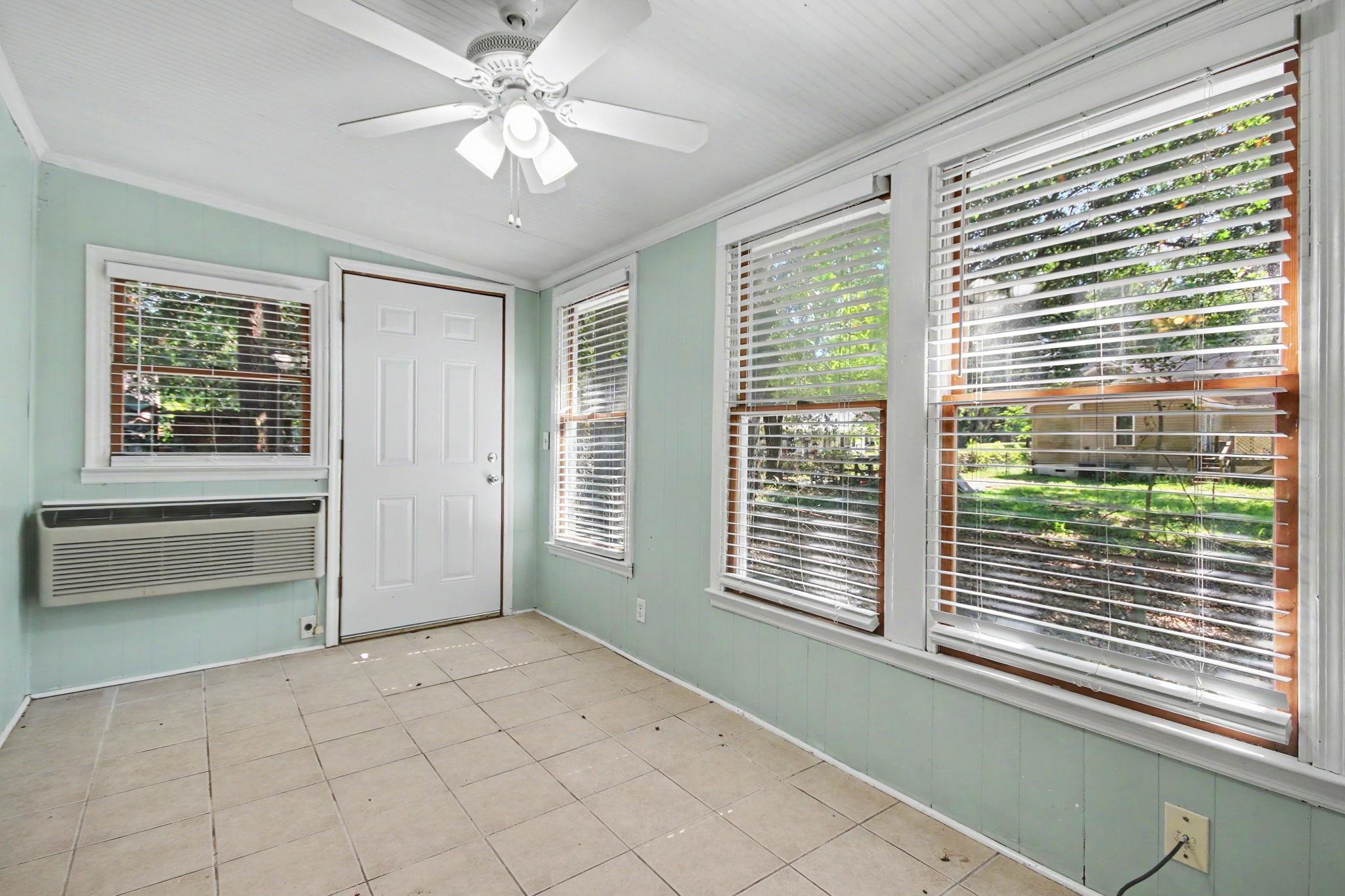 321 Park St. Property Photo 11