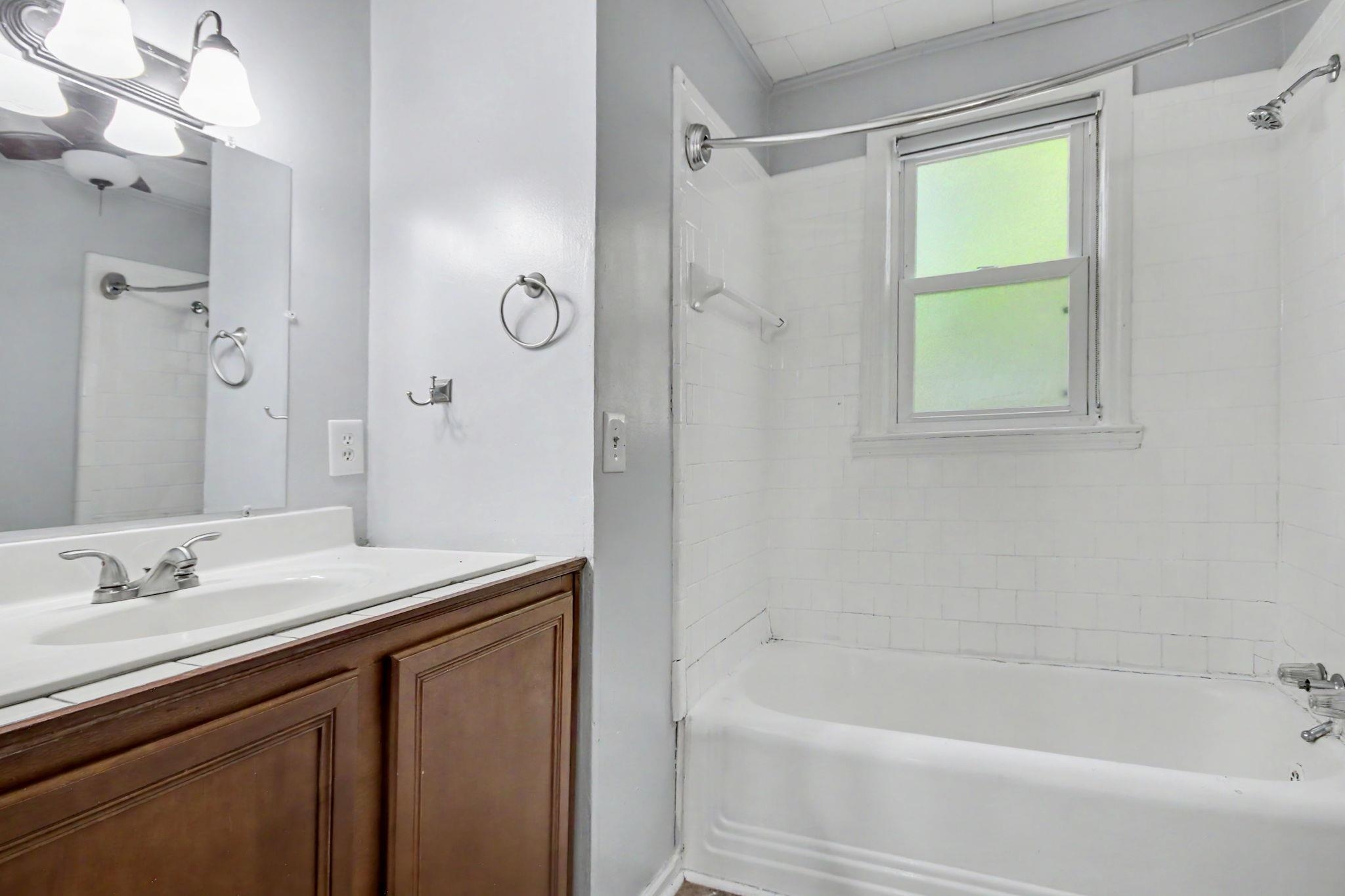 321 Park St. Property Photo 17