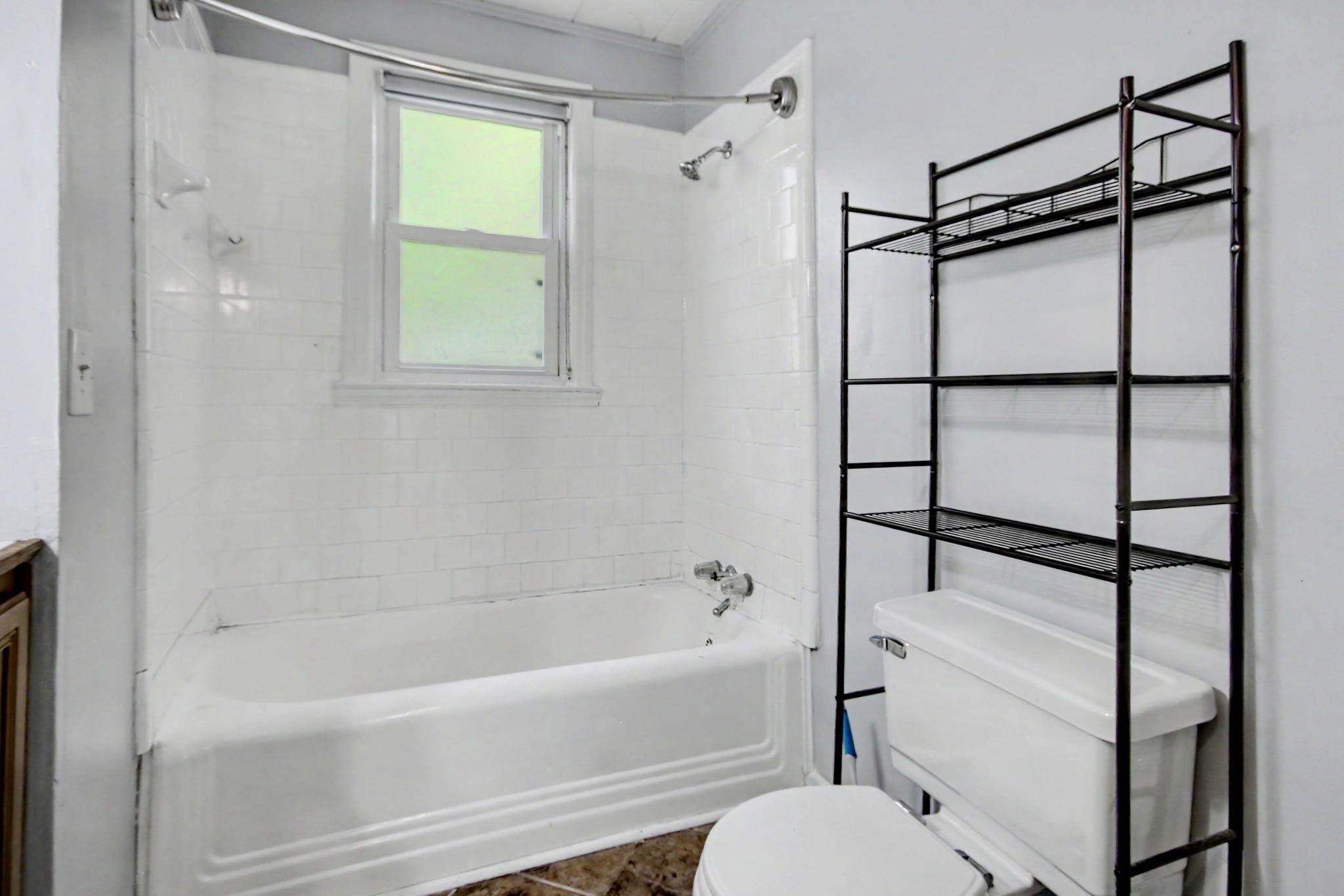 321 Park St. Property Photo 18