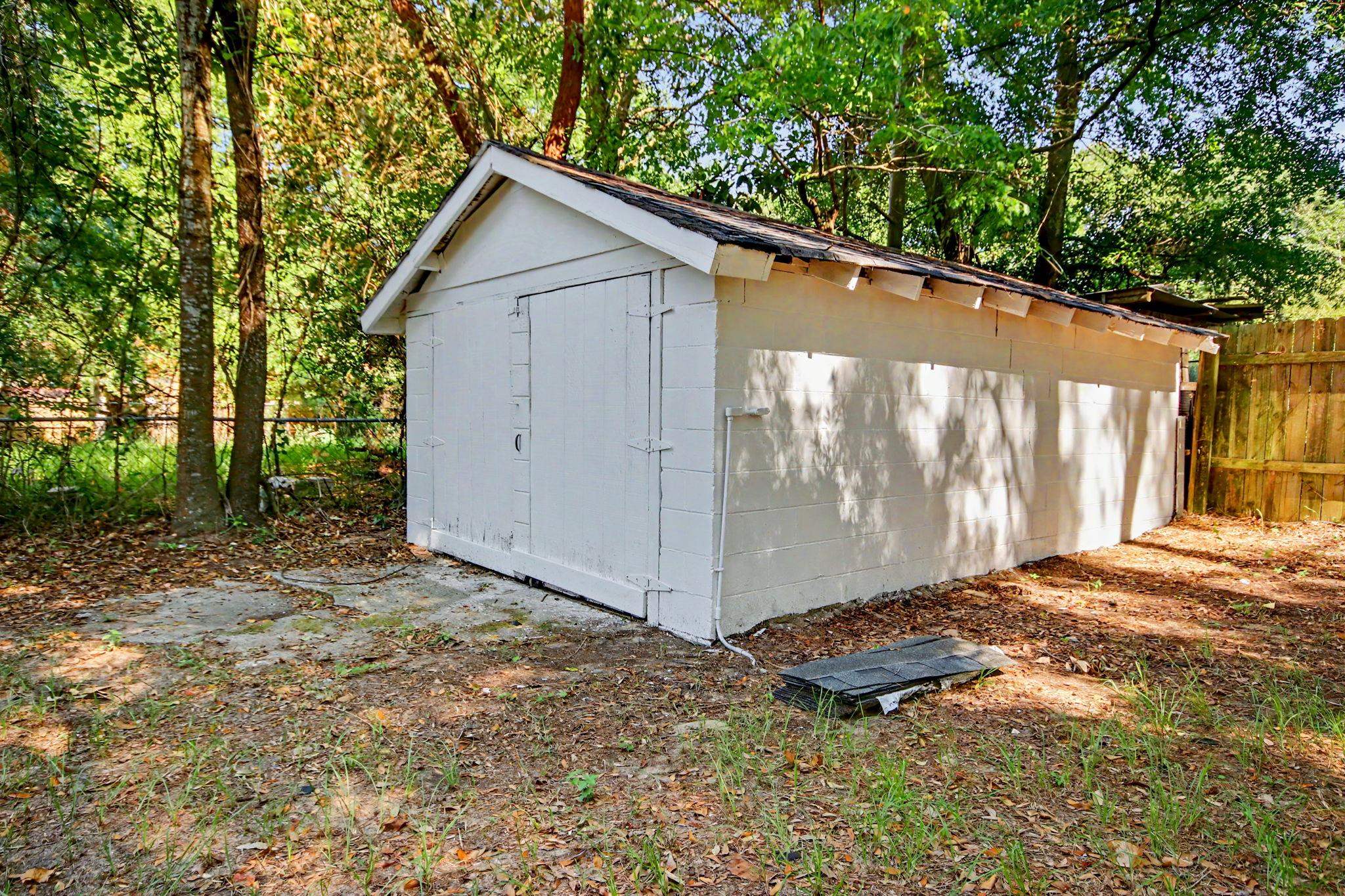 321 Park St. Property Photo 29