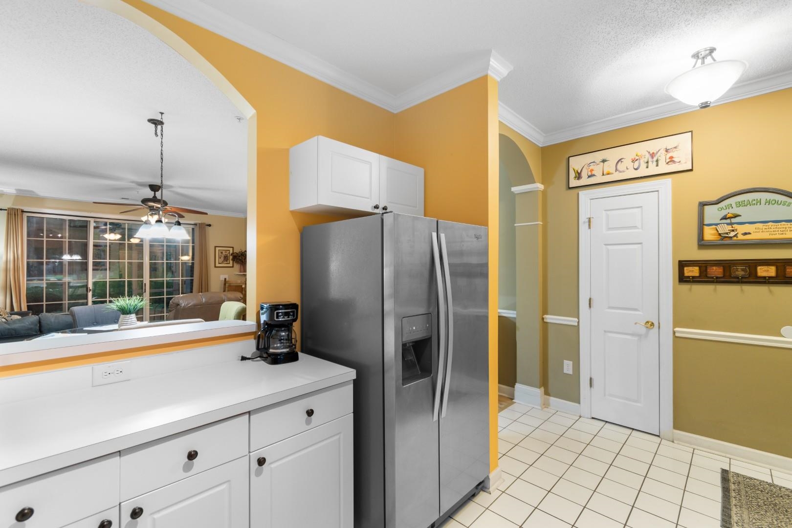 5825 Catalina Dr. Property Photo 7