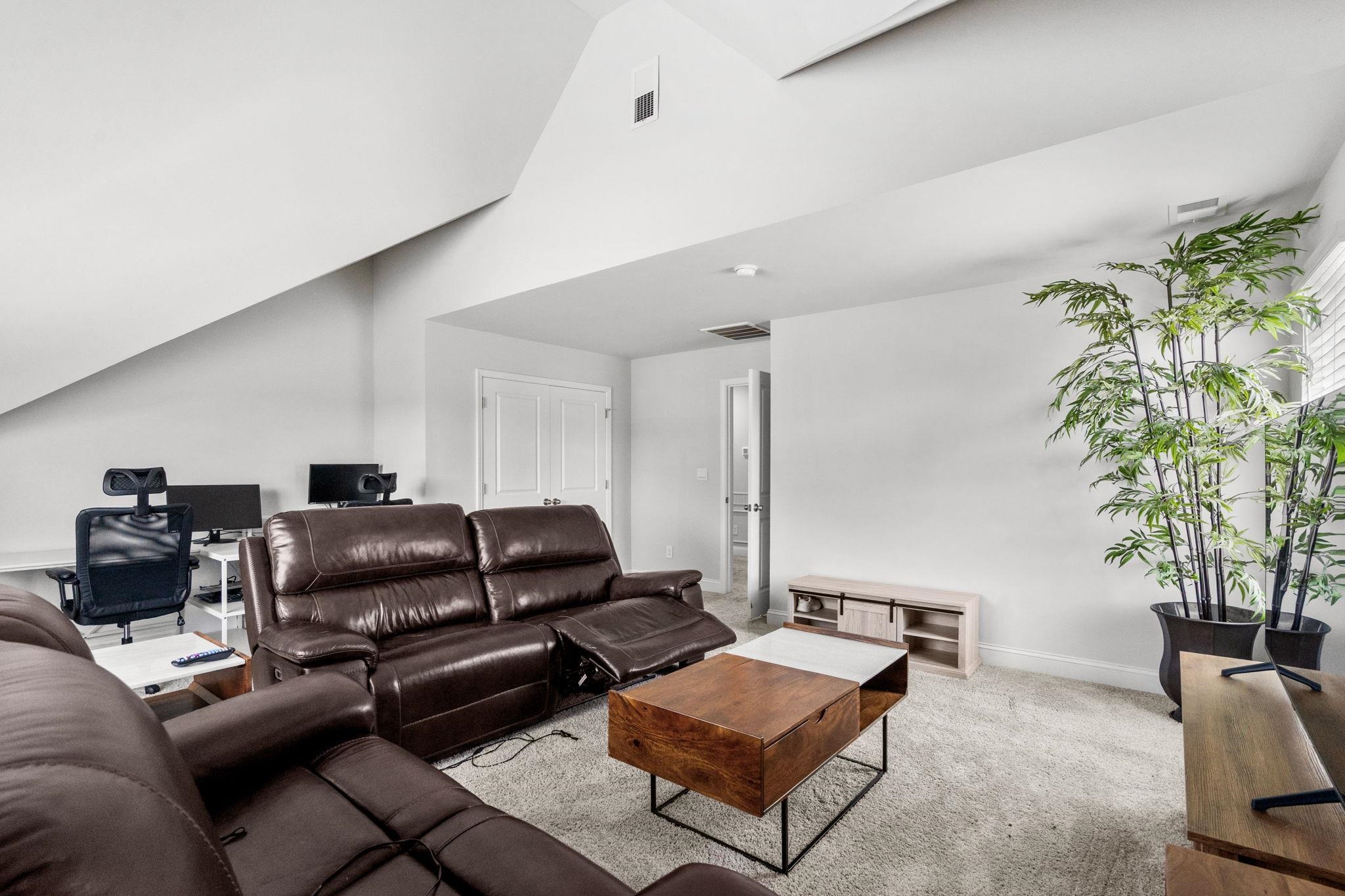 4008 Dewberry Ln. Property Photo 26