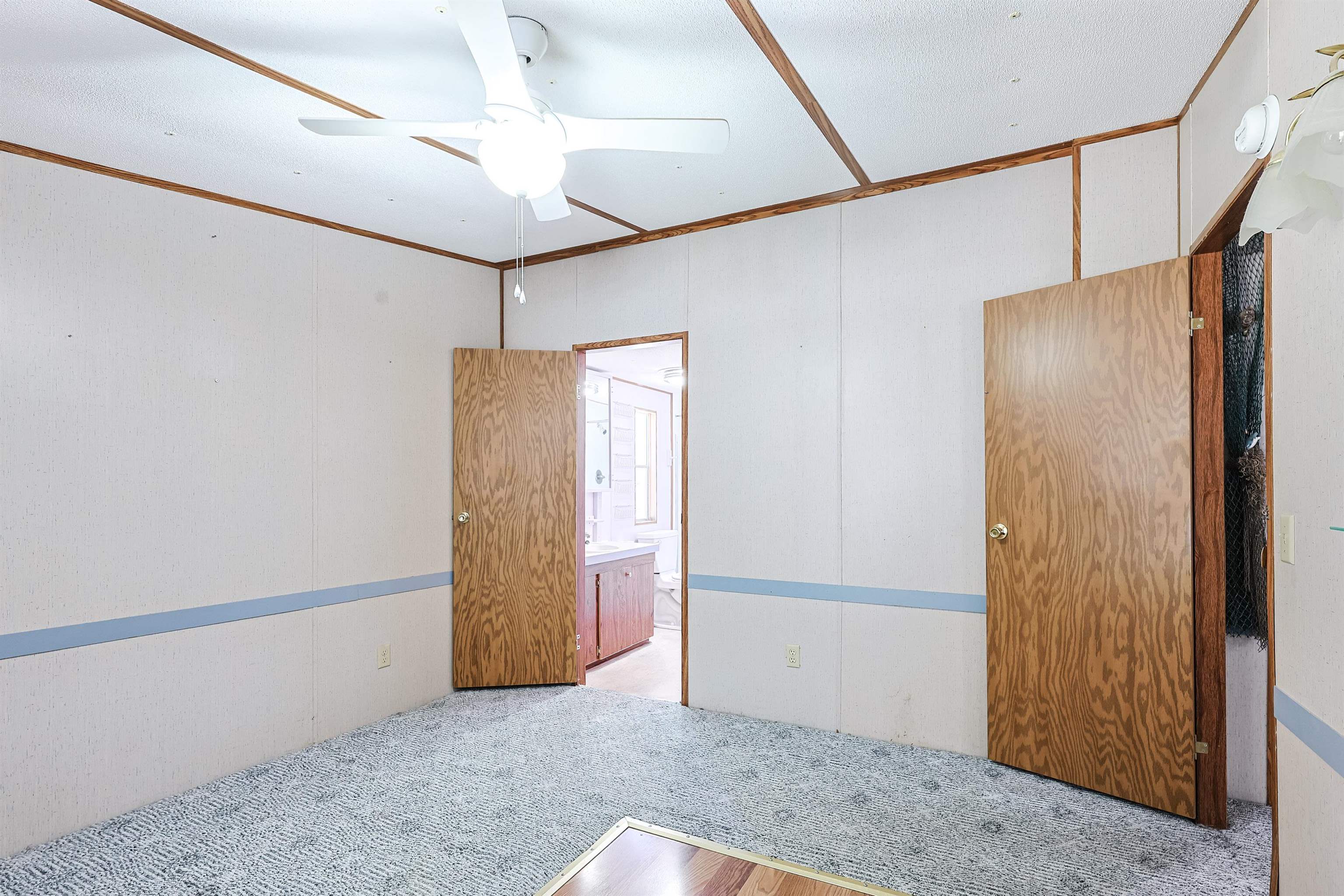 555 Woodland Dr. Property Photo 12
