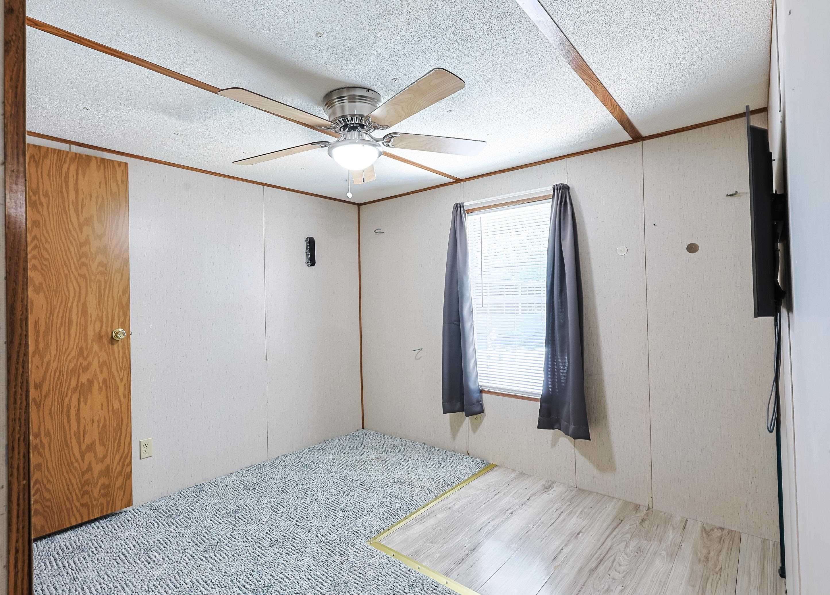 555 Woodland Dr. Property Photo 18