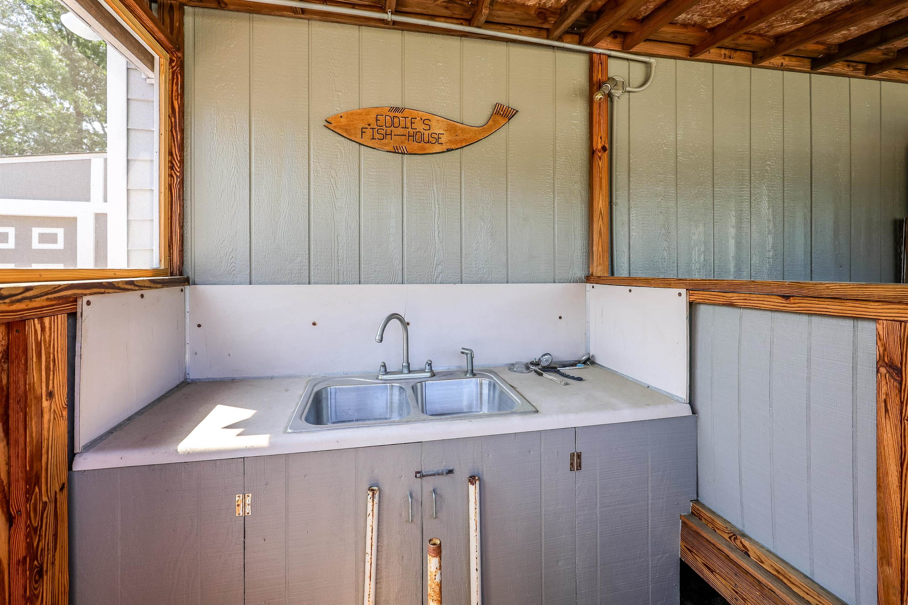 555 Woodland Dr. Property Photo 22
