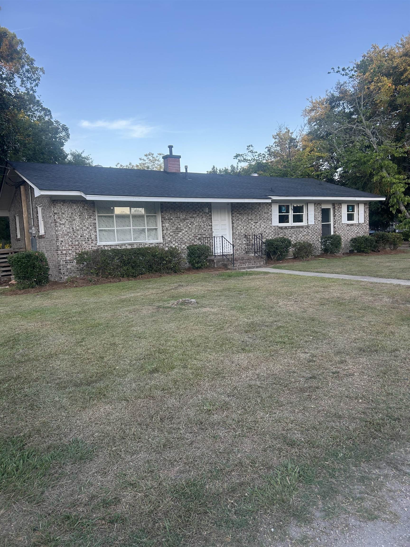 802 Esther St. Property Photo 6