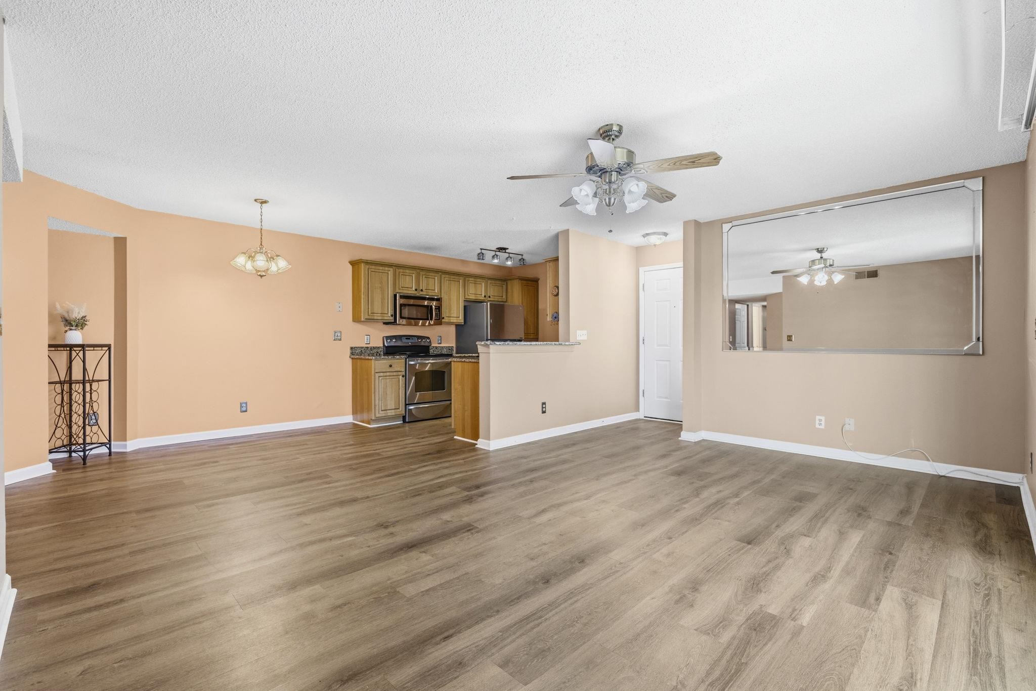 2181 Clearwater Dr. Property Photo 7