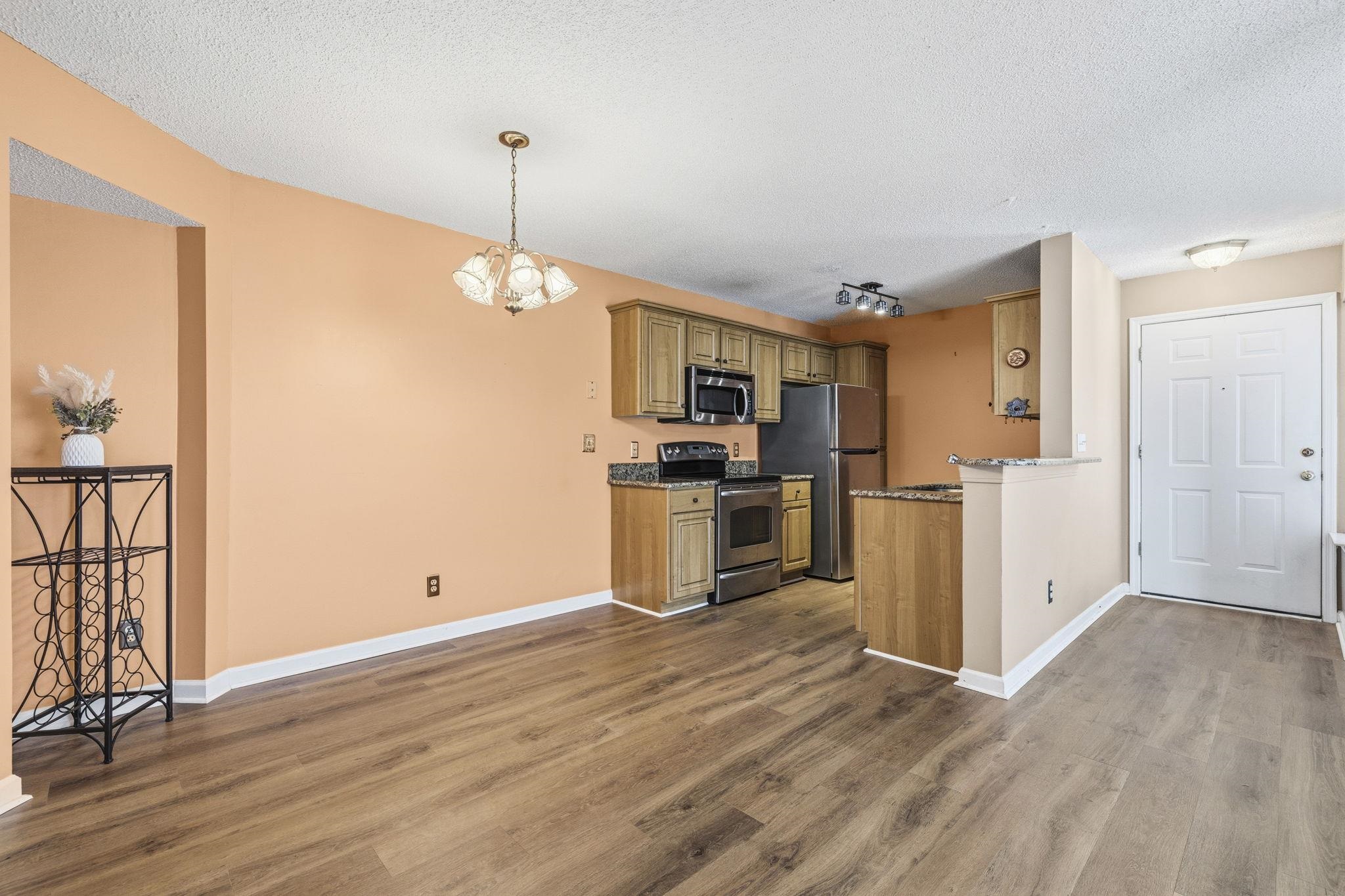 2181 Clearwater Dr. Property Photo 11