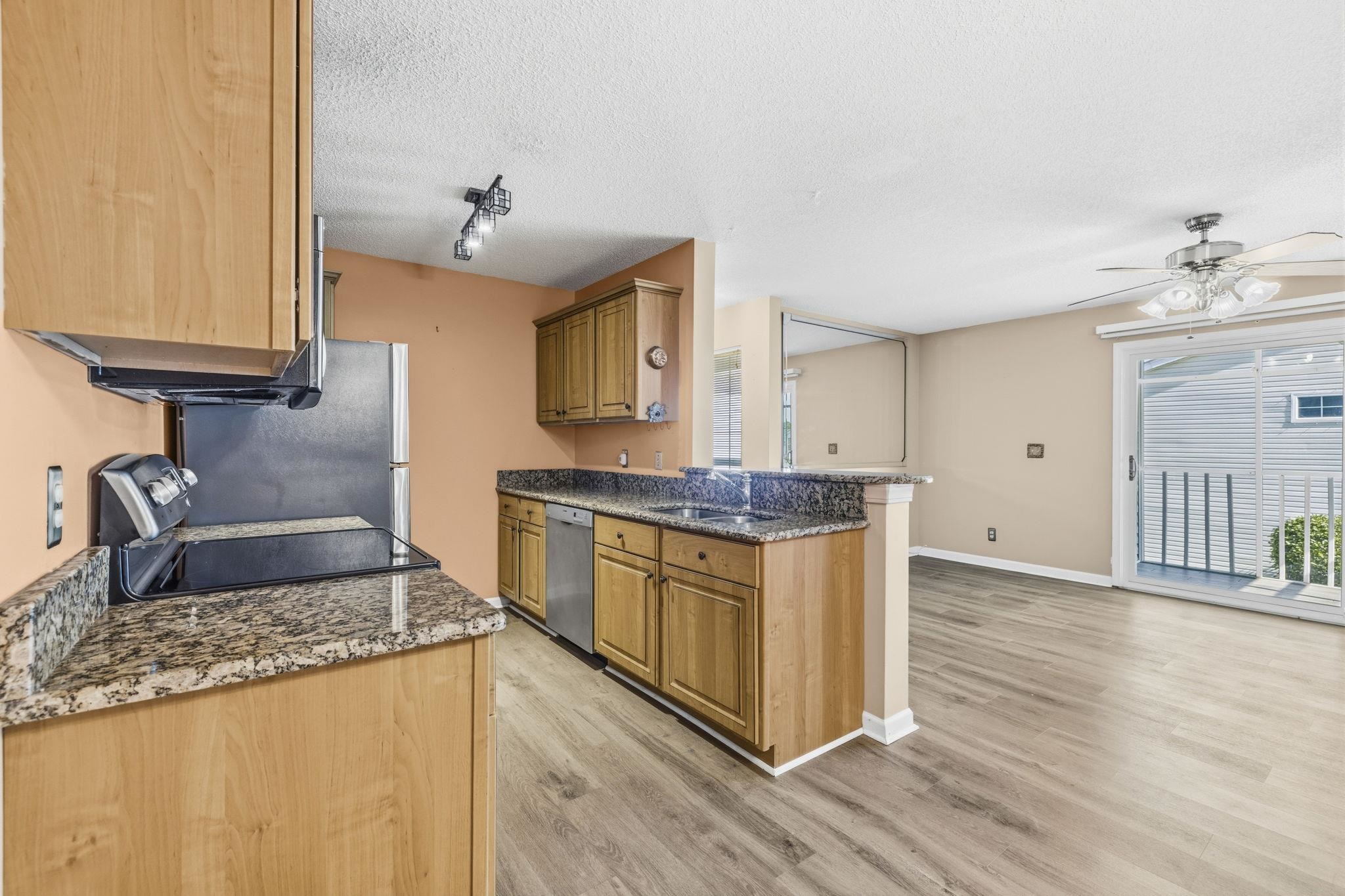 2181 Clearwater Dr. Property Photo 13
