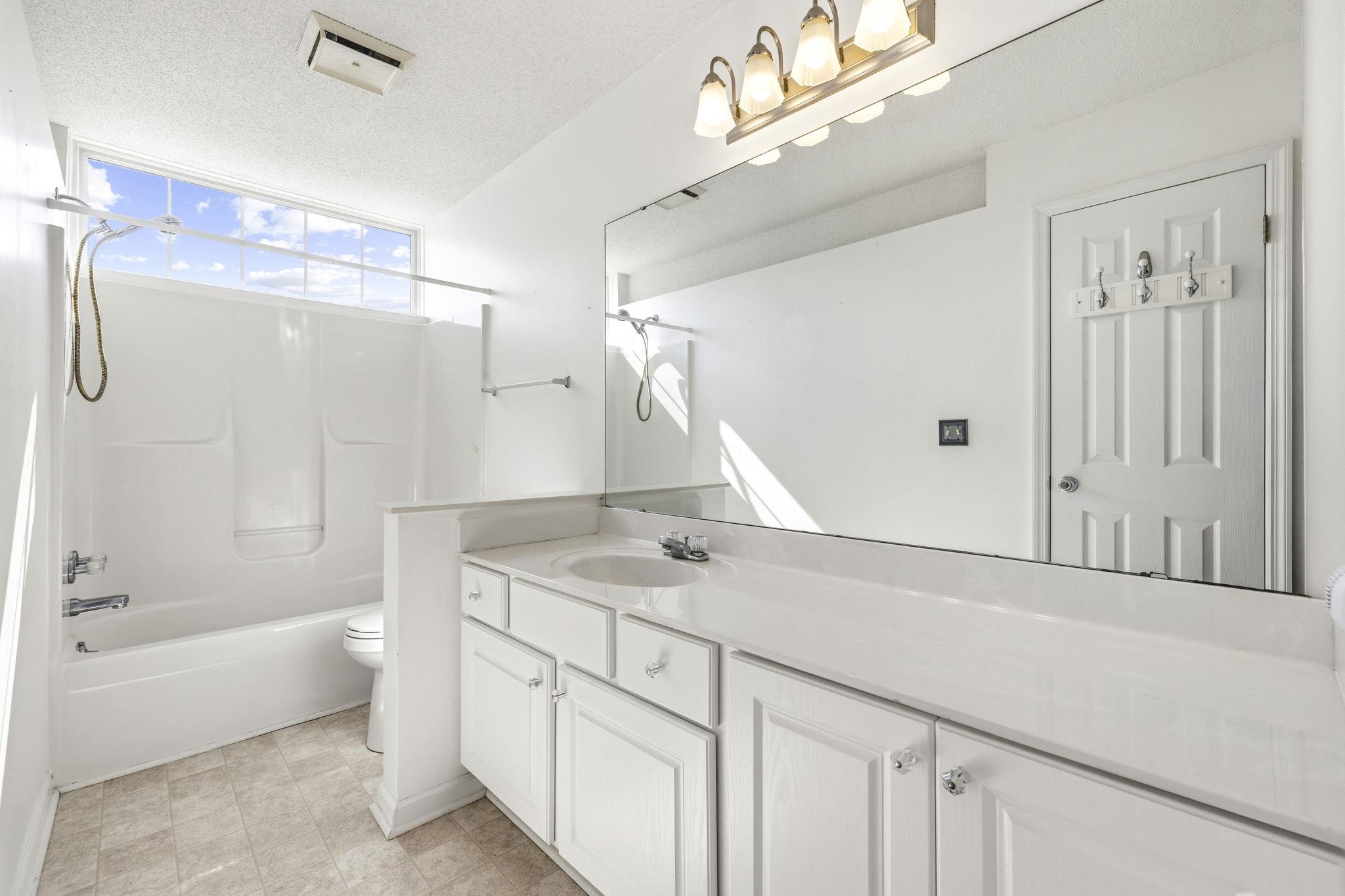 2181 Clearwater Dr. Property Photo 18