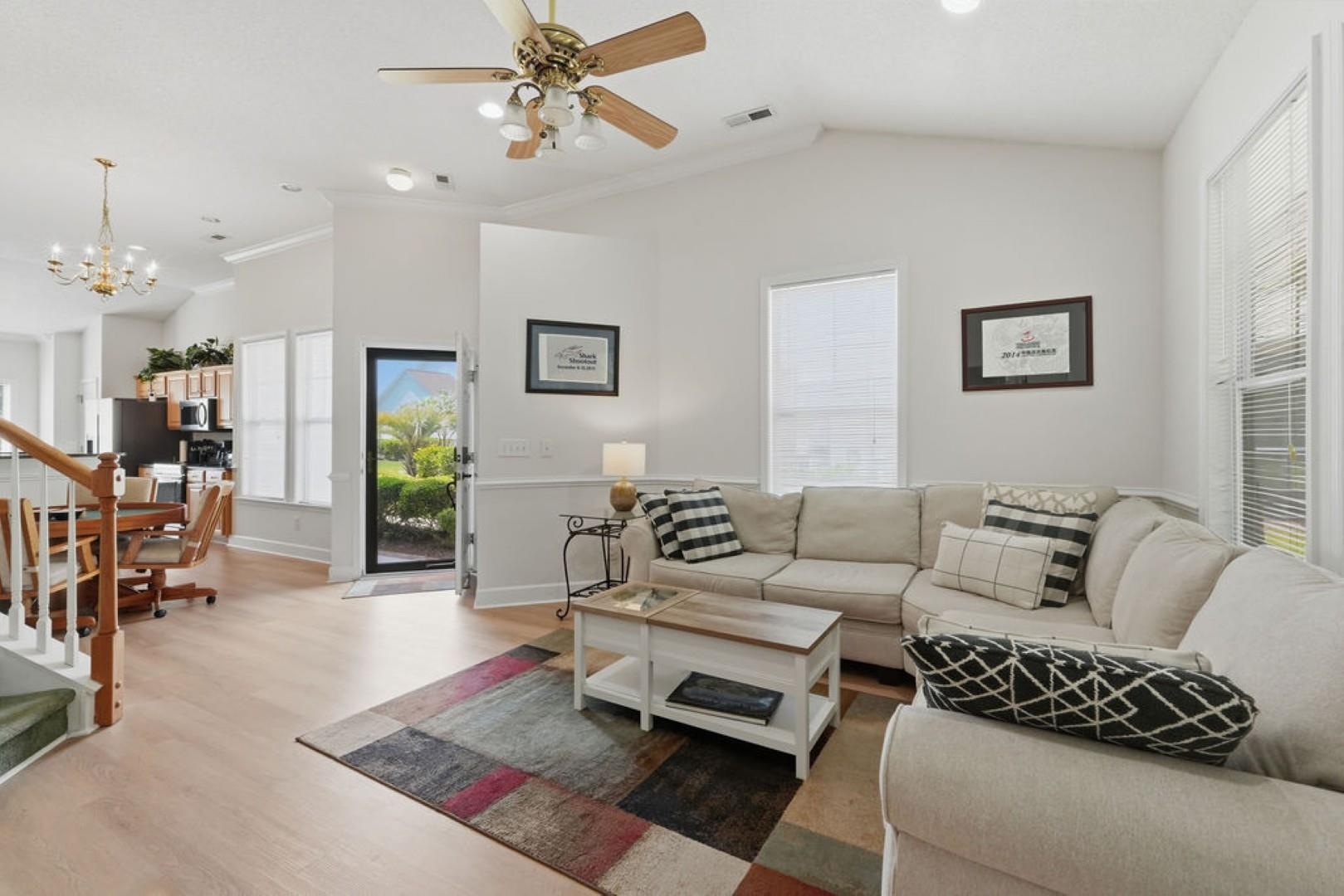 6095 Catalina Dr. Property Photo 3