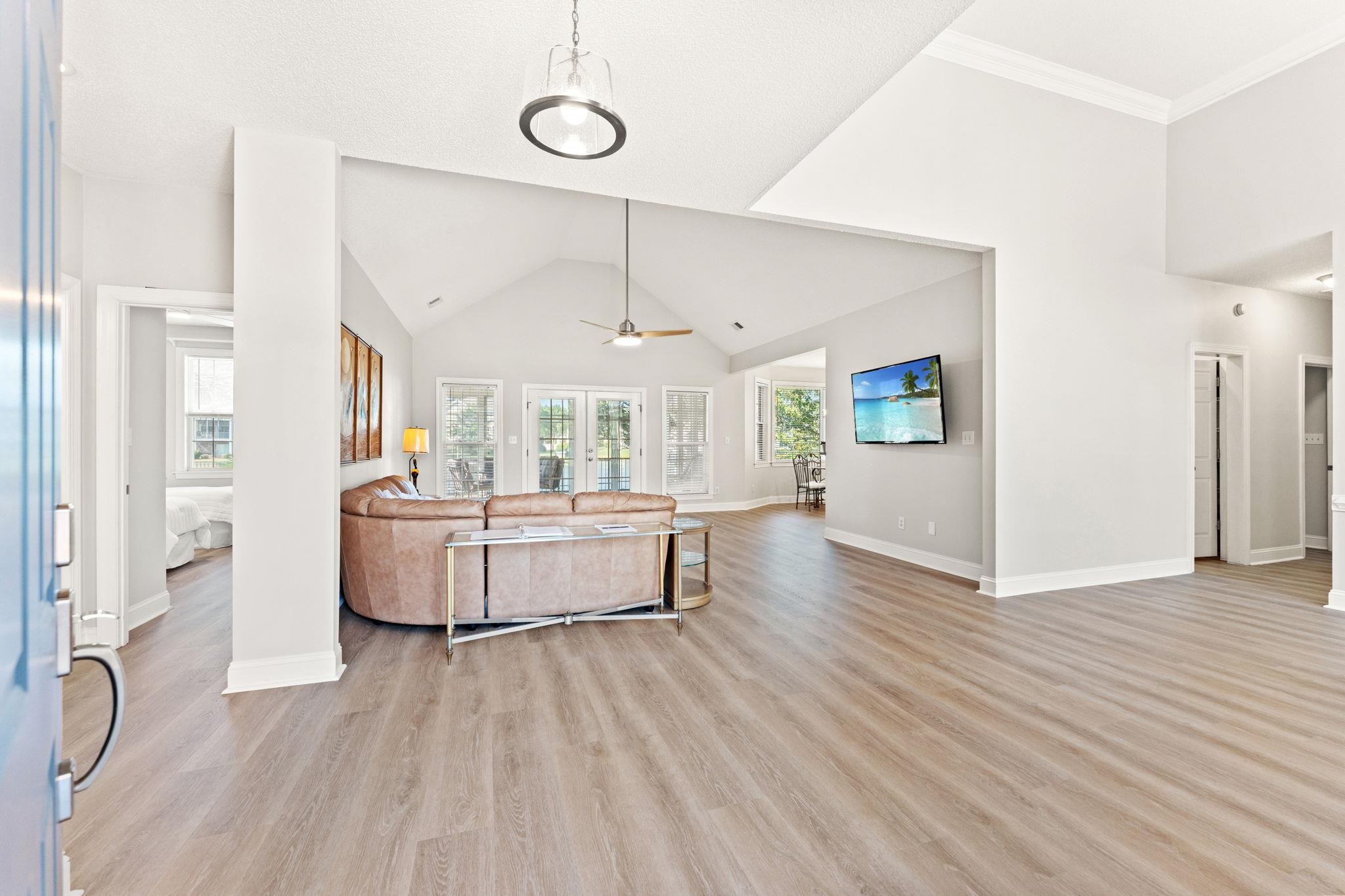 515 Sea Island Way Property Photo 4