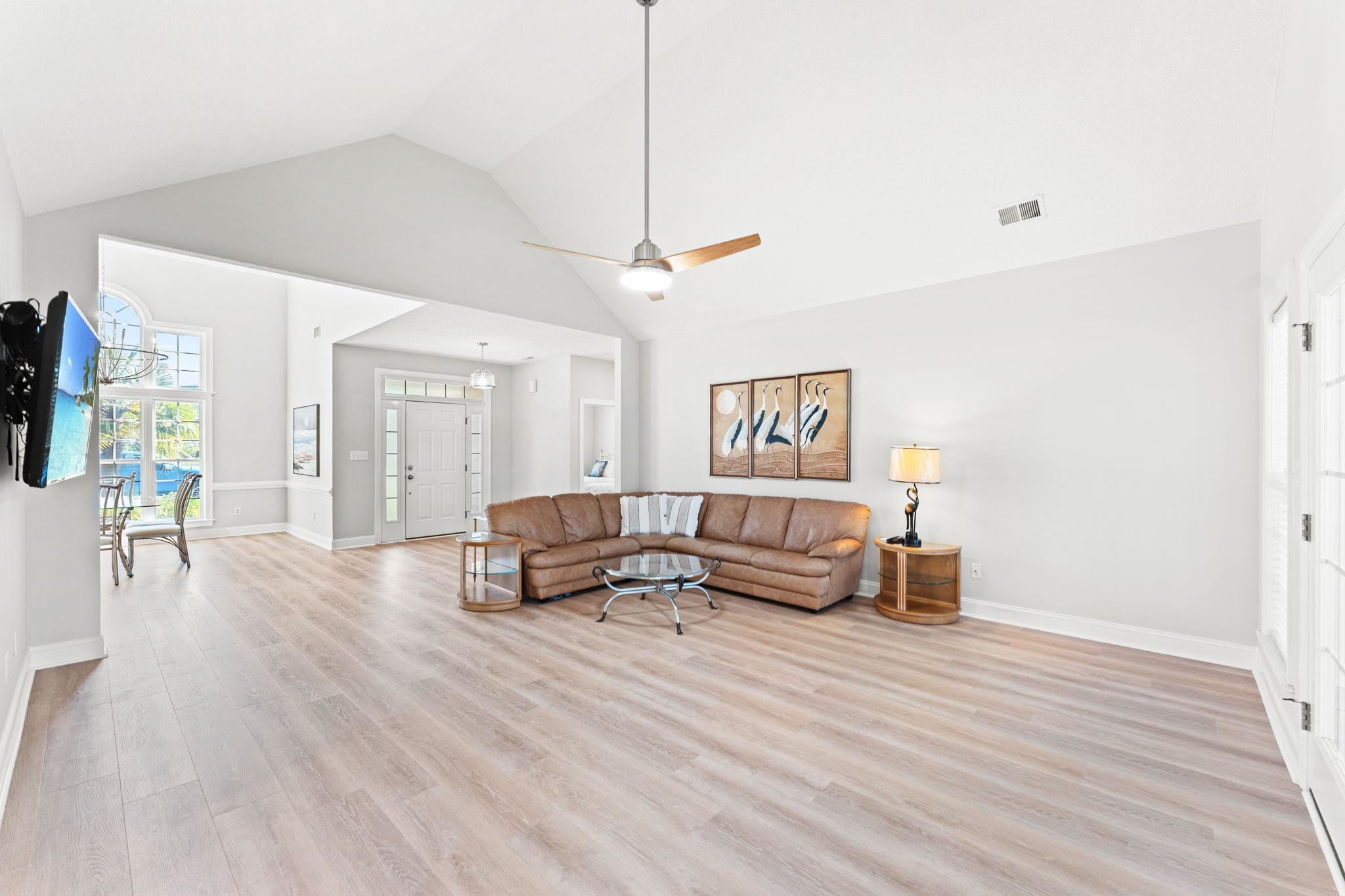 515 Sea Island Way Property Photo 8