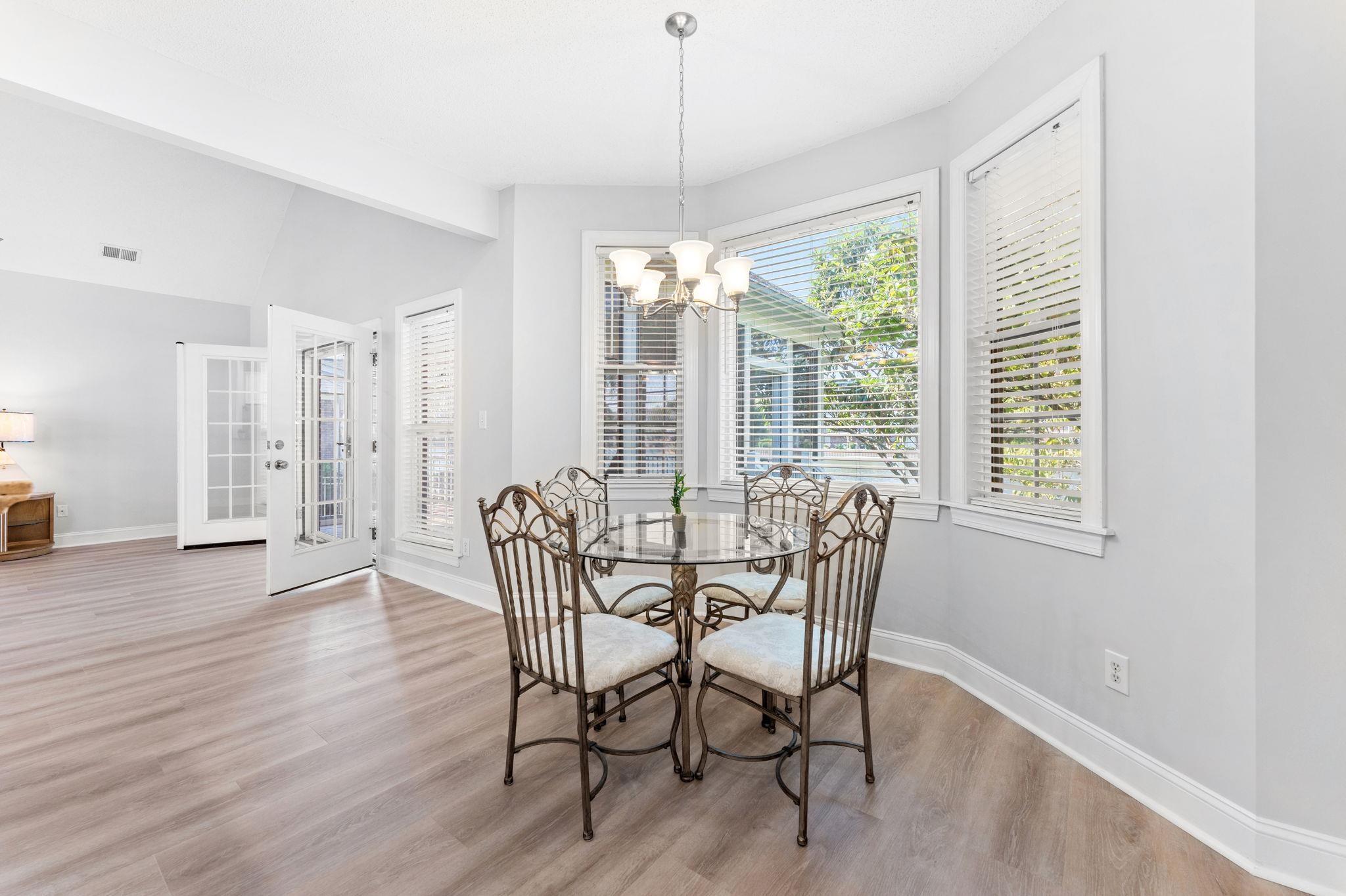 515 Sea Island Way Property Photo 11