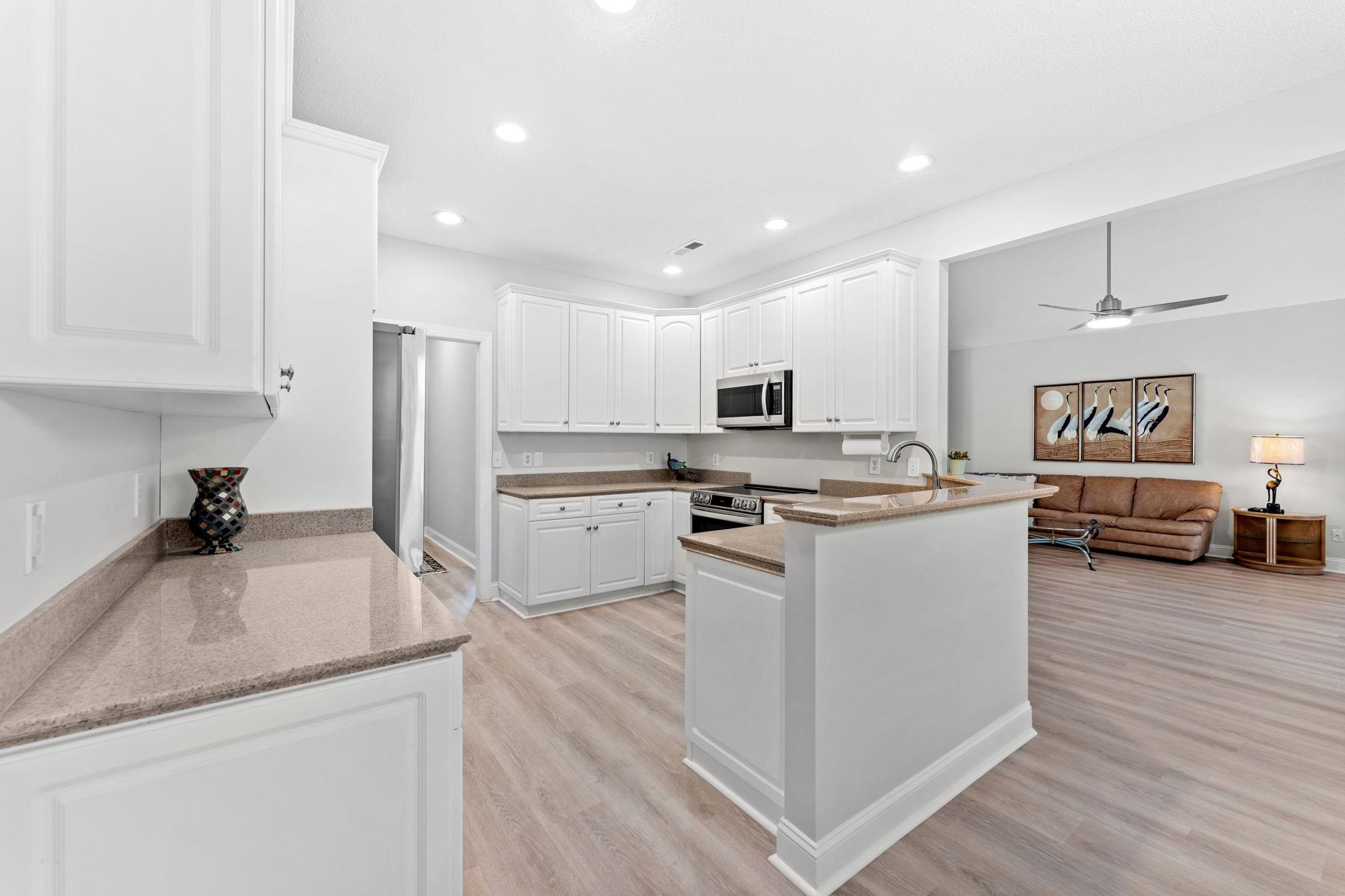 515 Sea Island Way Property Photo 12