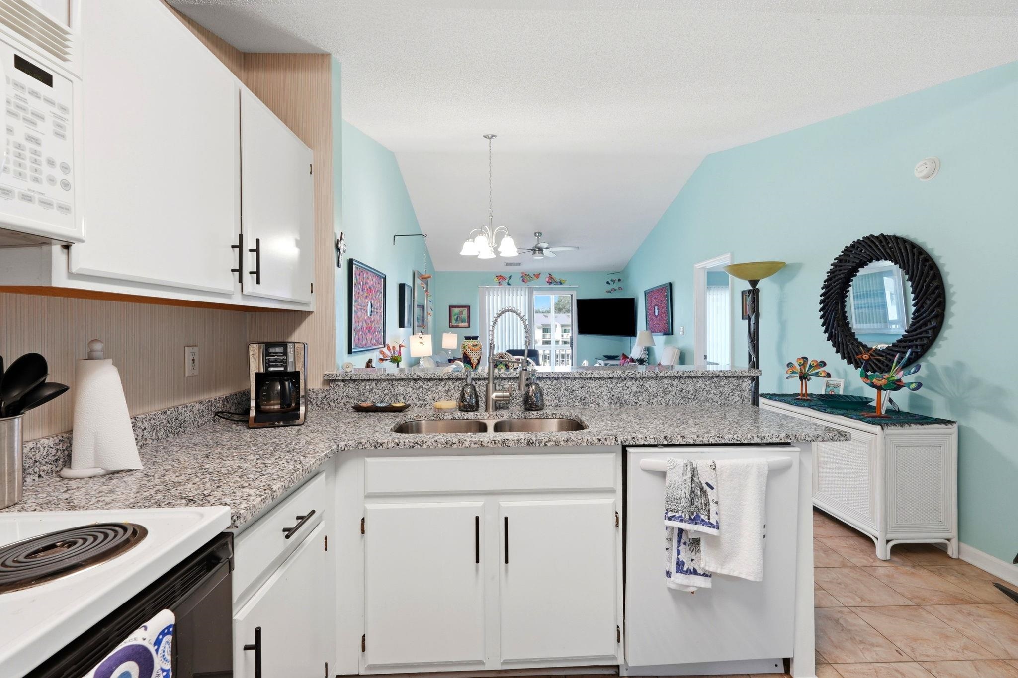 1095 W Plantation Dr. Property Photo 5