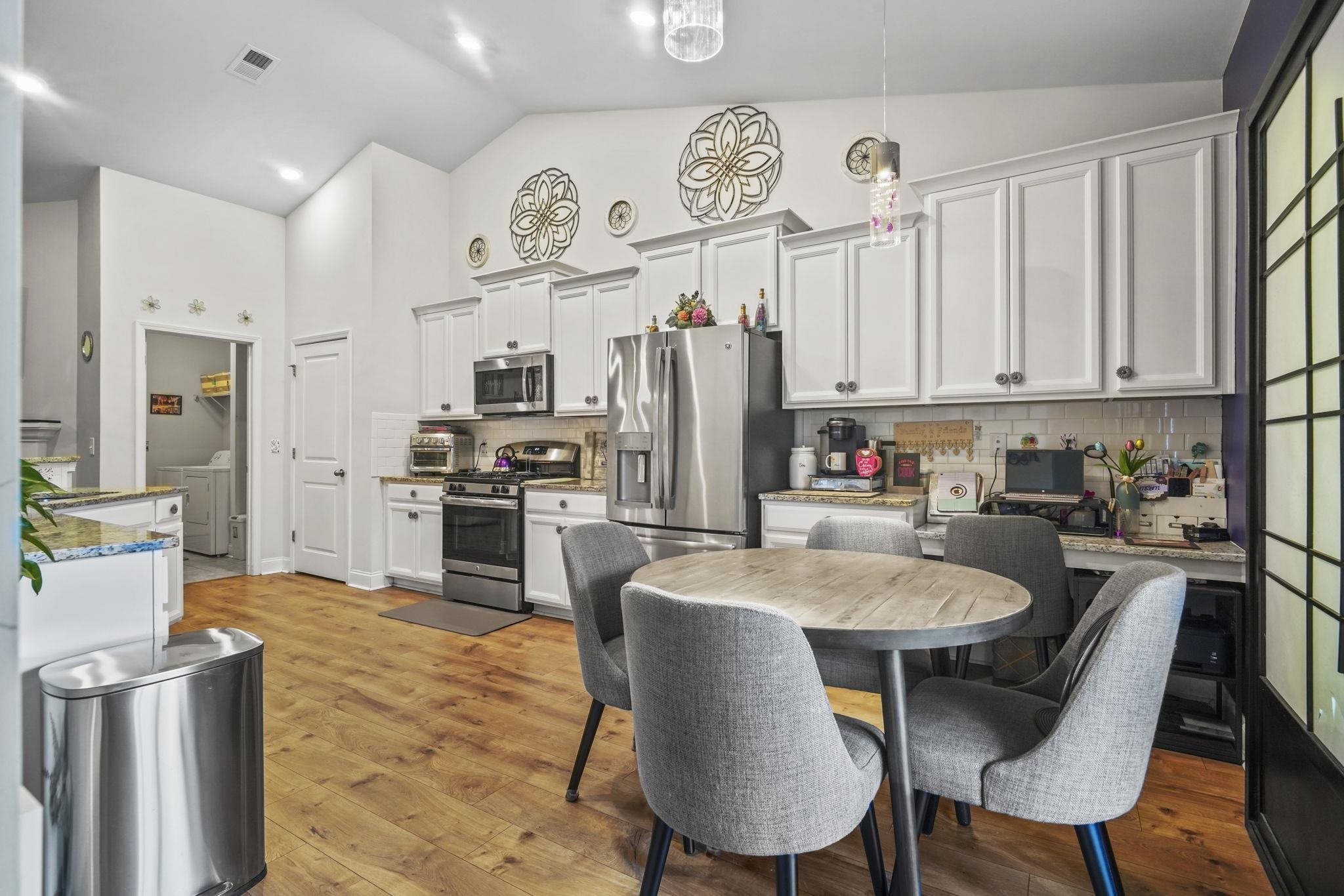 605 Cherry Blossom Dr. Property Photo 16