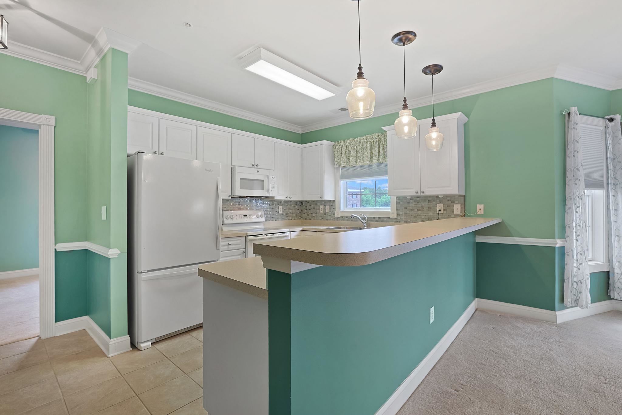 4875 Luster Leaf Circle Property Photo 10