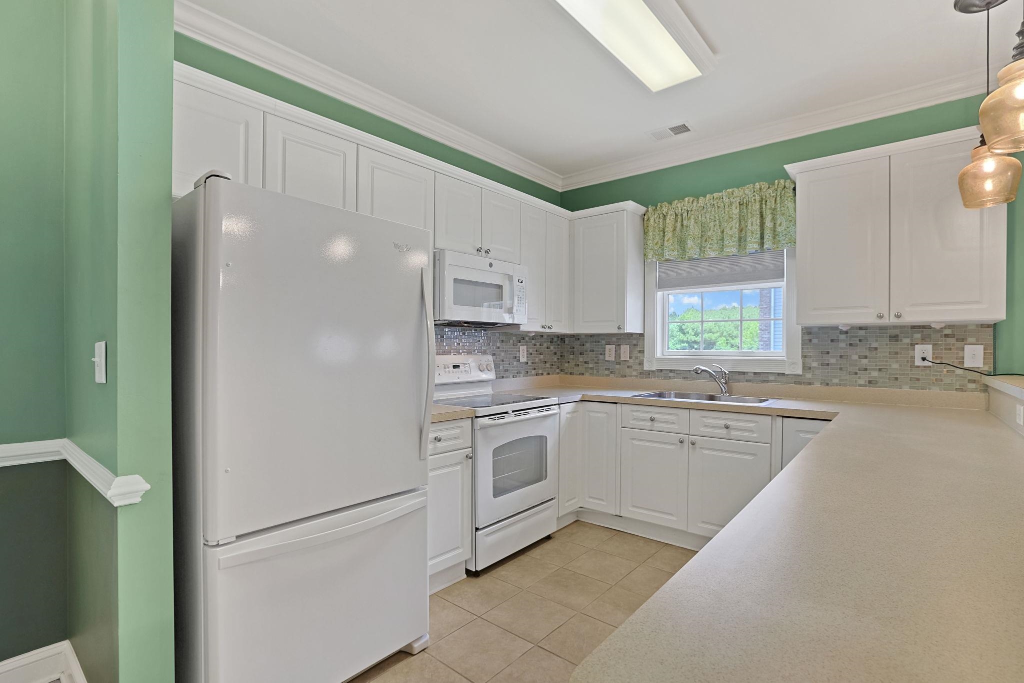 4875 Luster Leaf Circle Property Photo 11