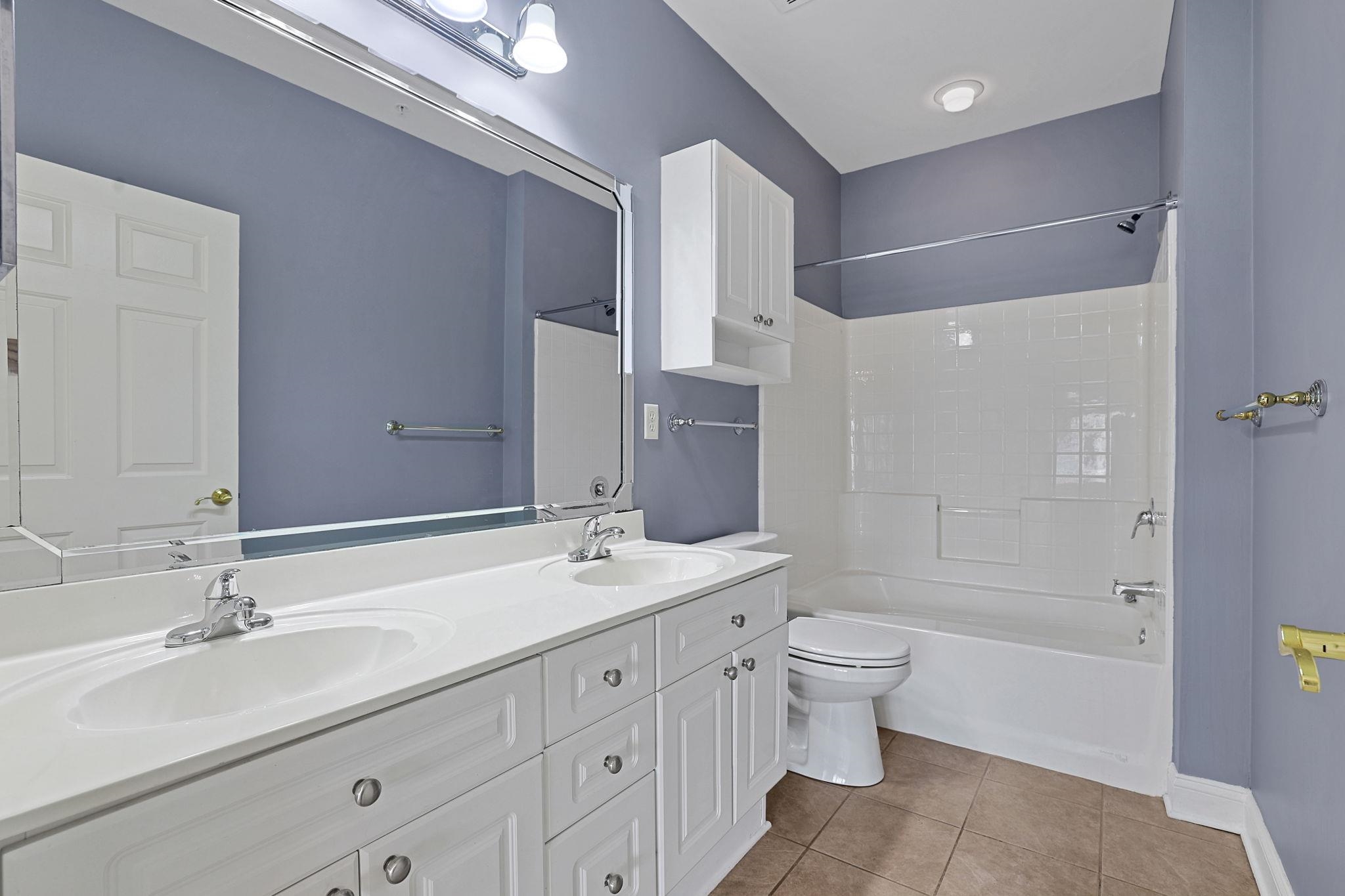 4875 Luster Leaf Circle Property Photo 18