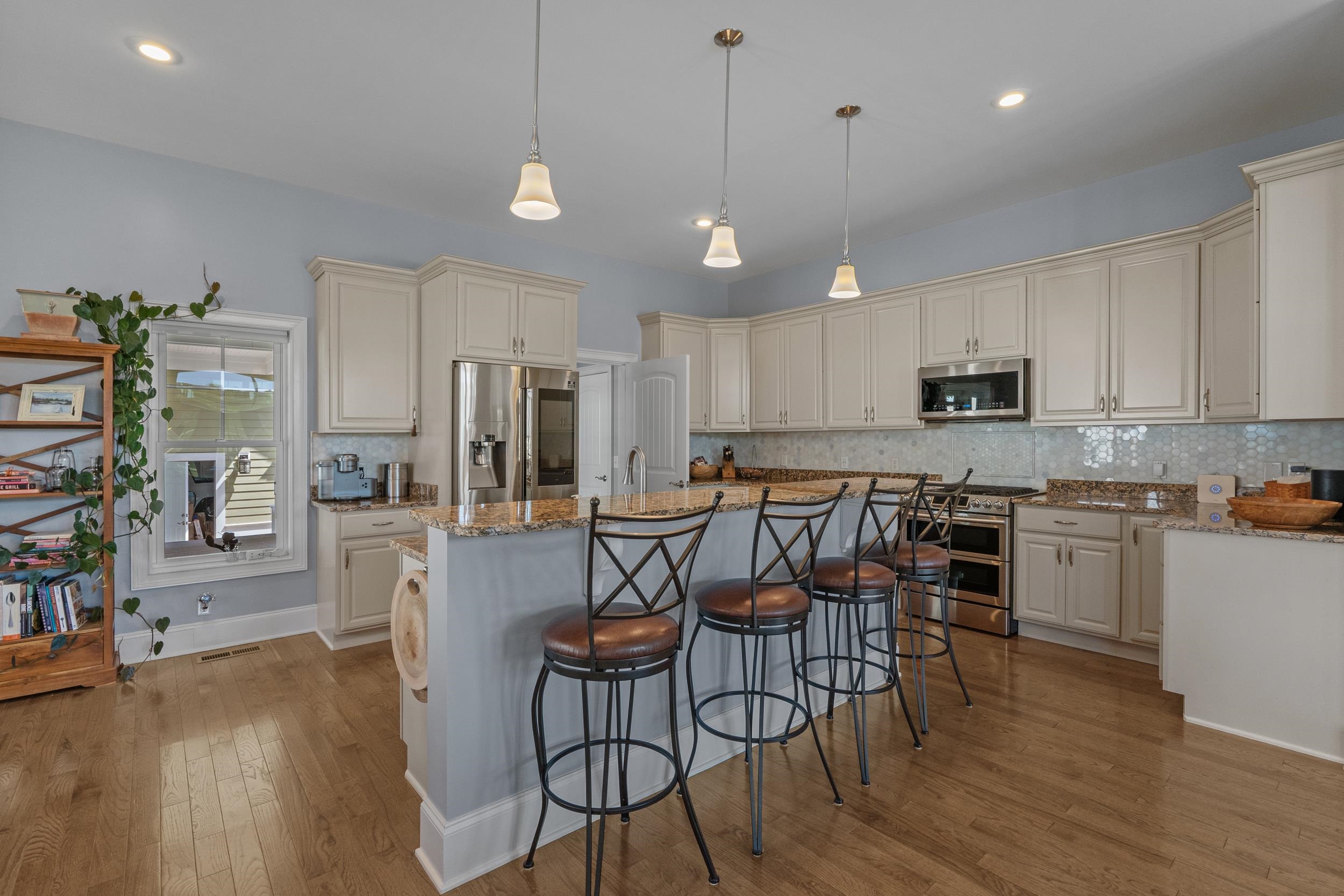 438 Seabury Ln. Property Photo 14