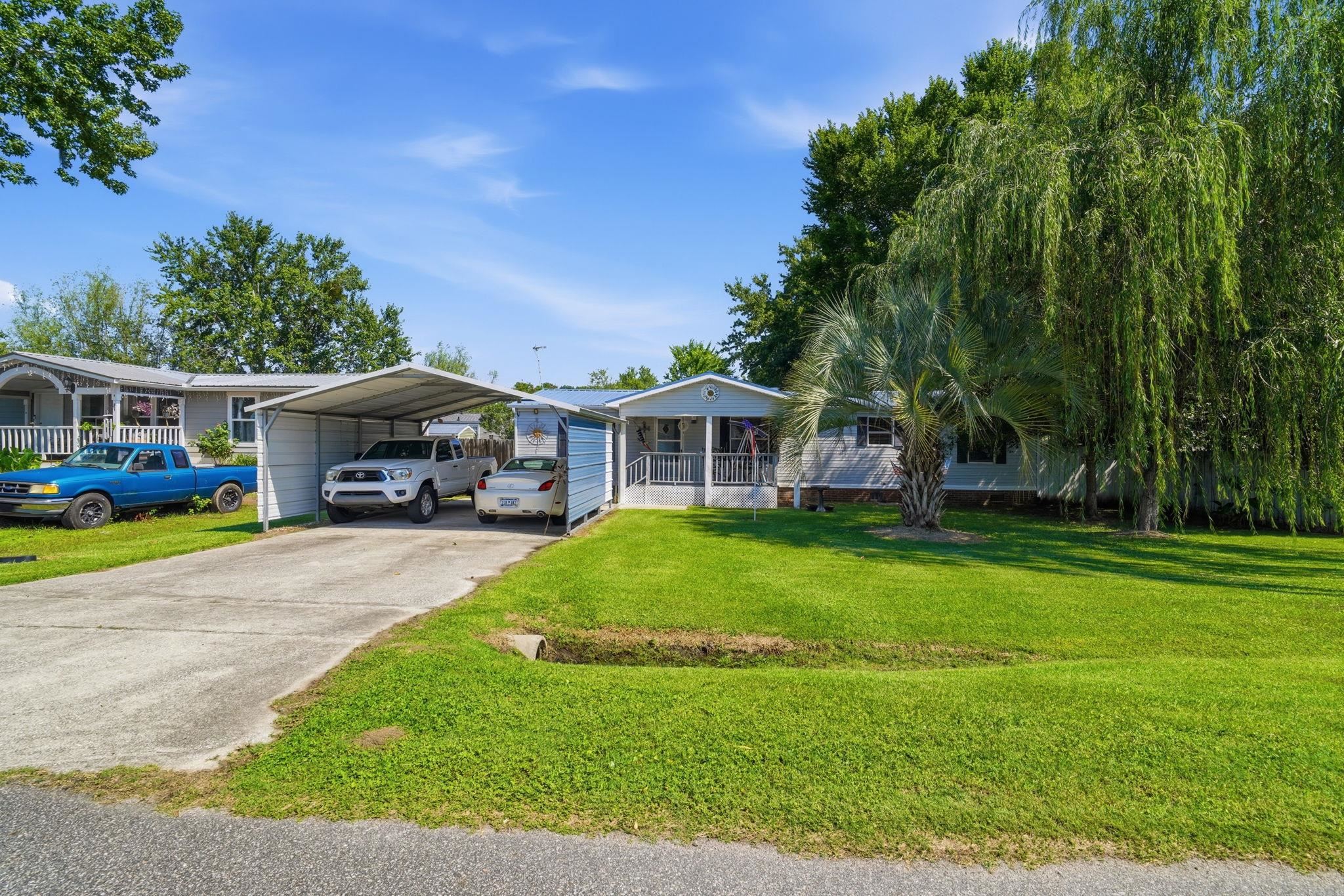 745 River Cliff Dr. Property Photo 1