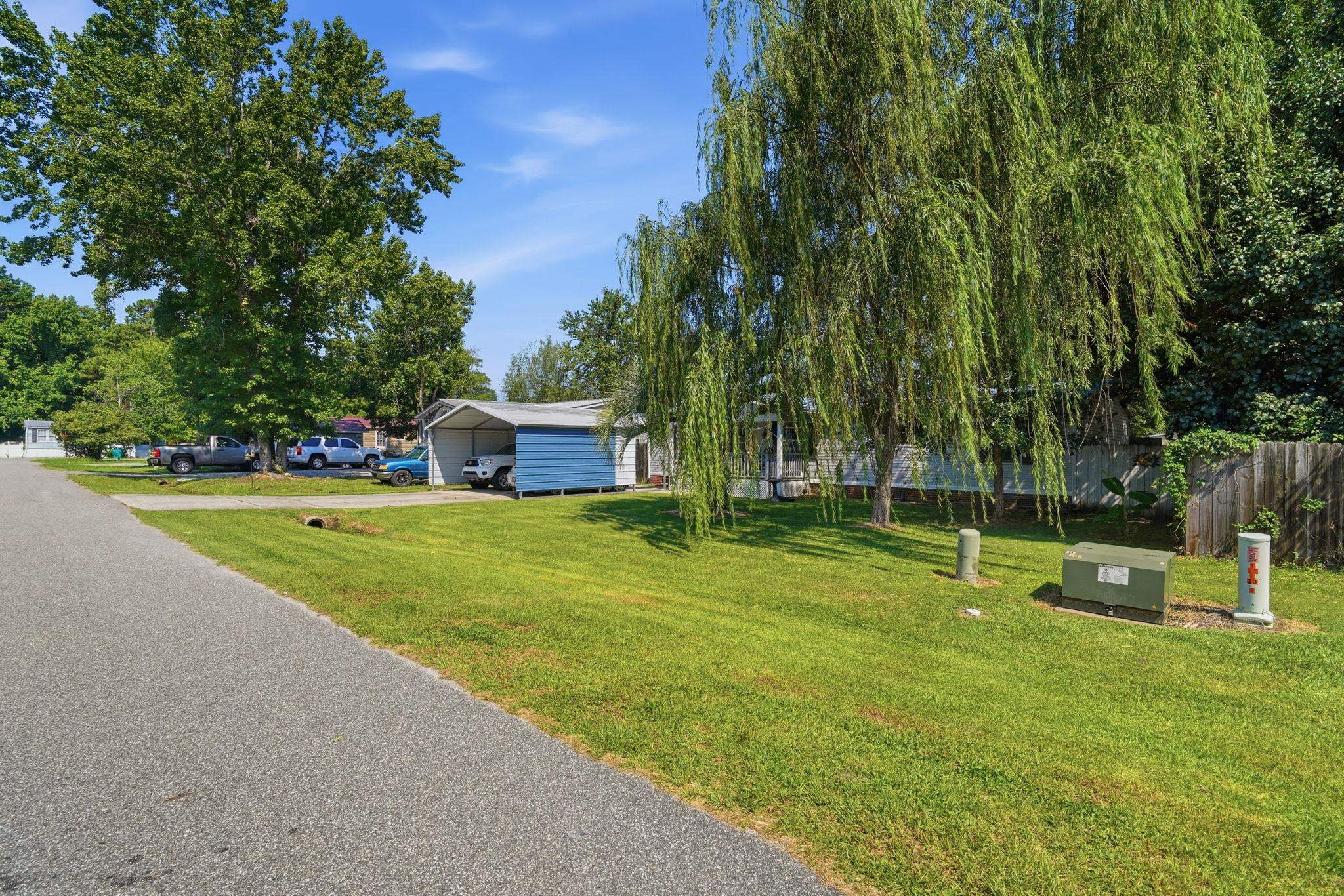 745 River Cliff Dr. Property Photo 2