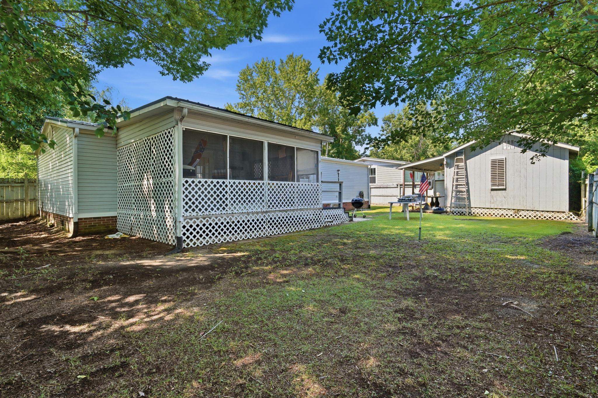 745 River Cliff Dr. Property Photo 28